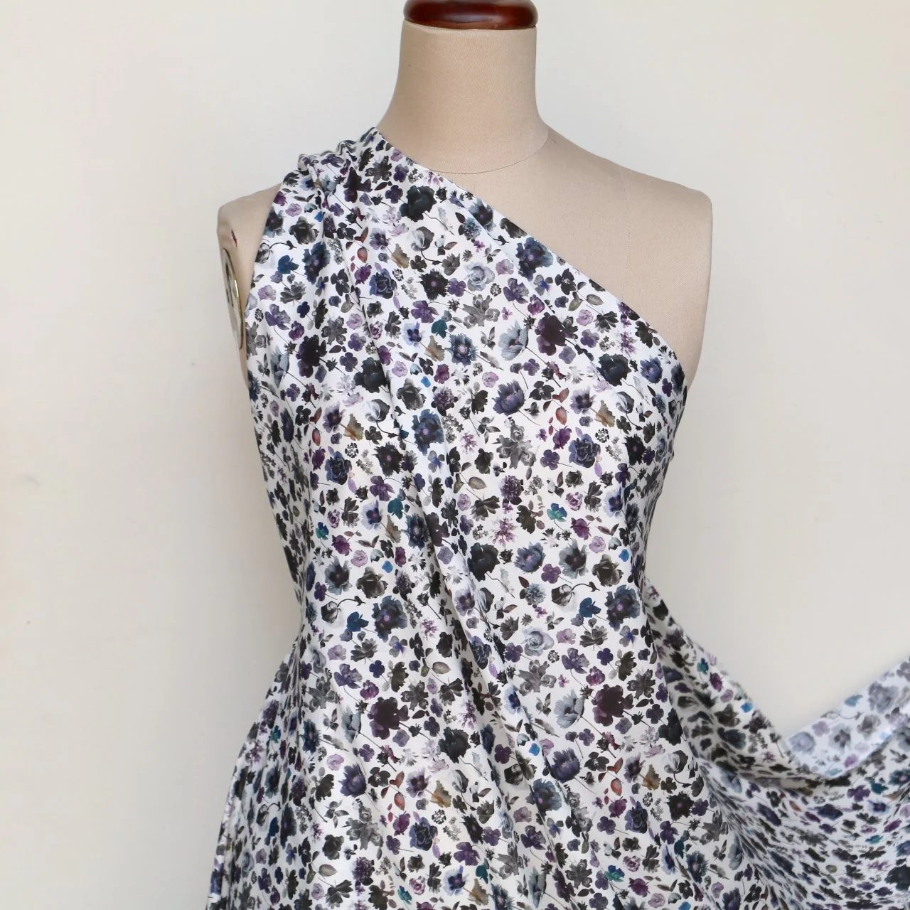 Floral Edit White - Liberty Tana Lawn™ - Image 6