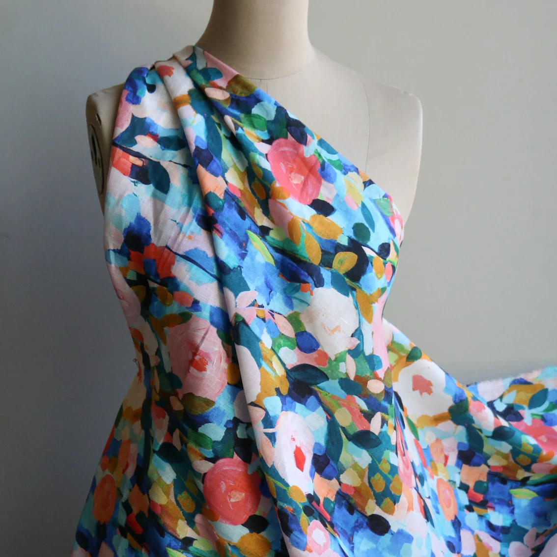 Floral Strokes Printed Linen - Image 4