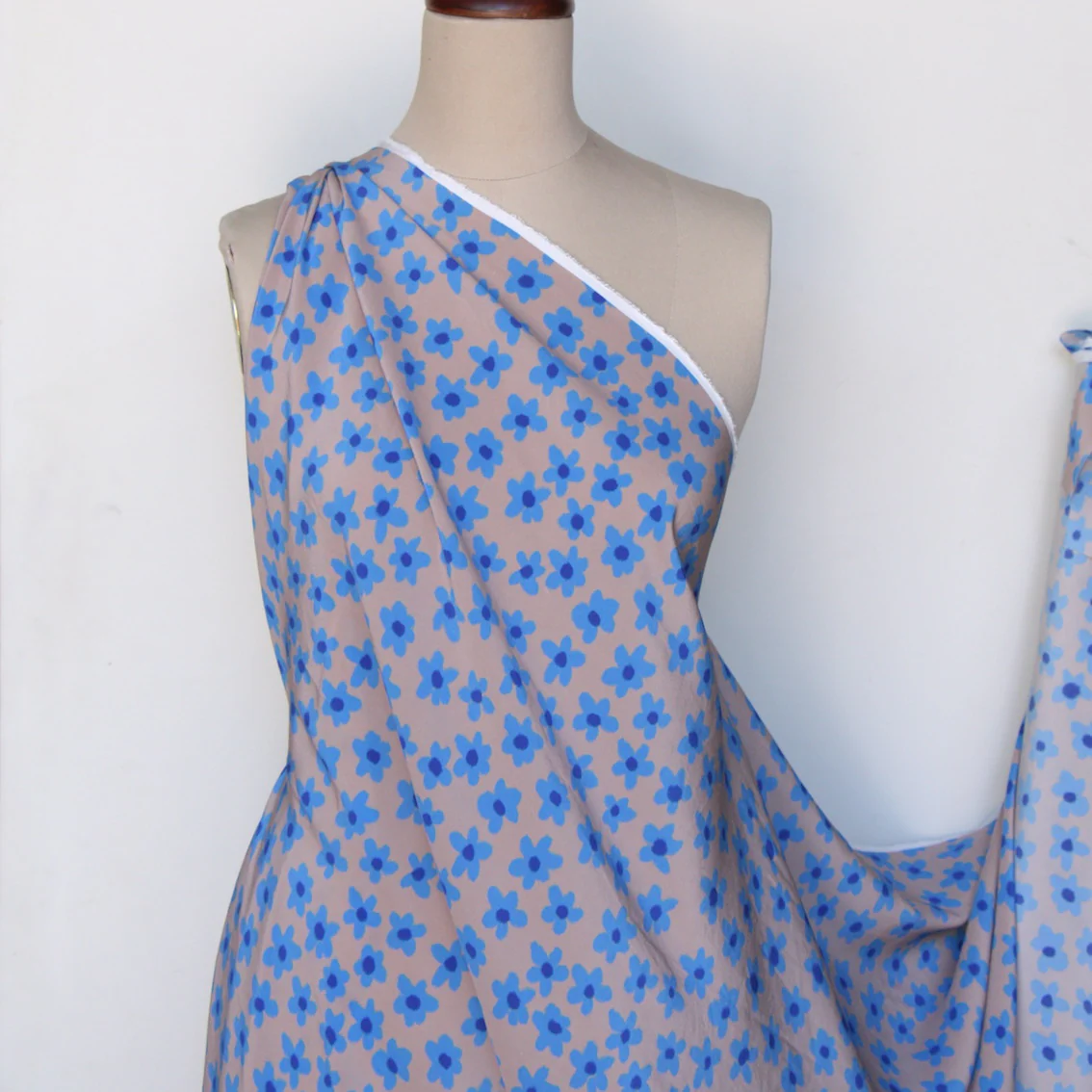 Flowers In Coco Washed Silk C.D.C - Image 5