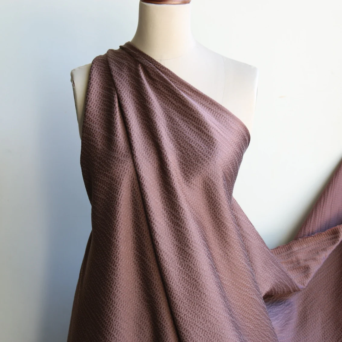 Fossette Mocha Textured Silk Satin - Image 4