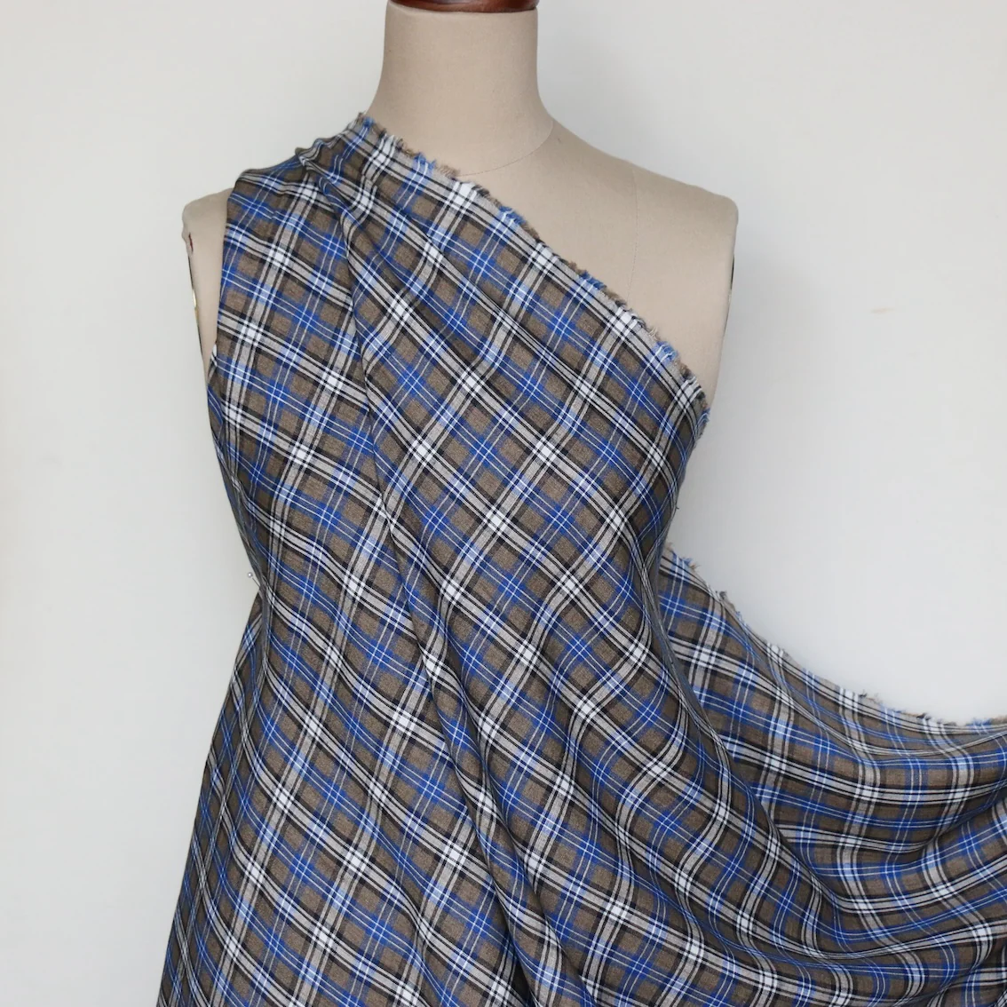 Francesca Check Linen - Image 5