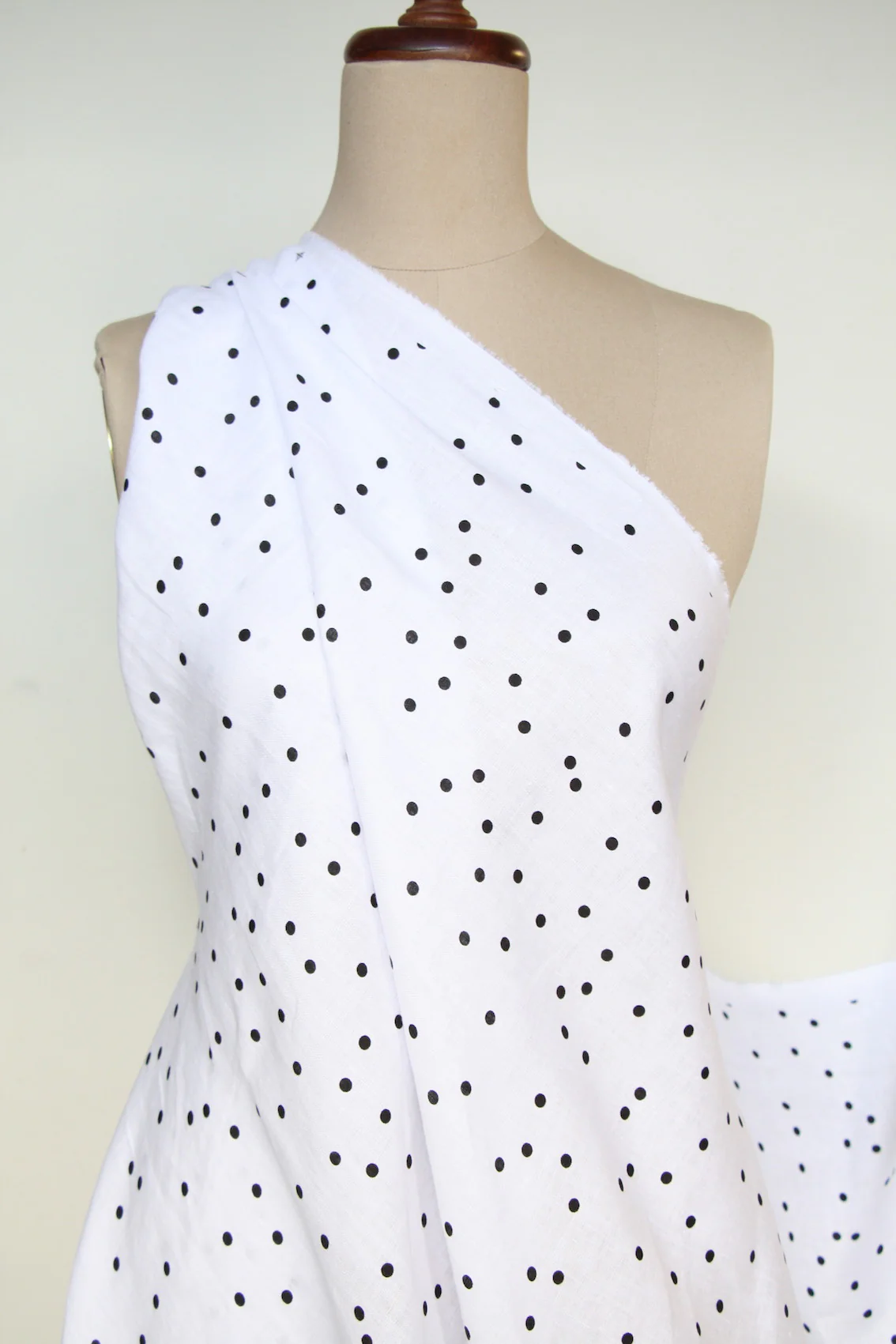 Freckles Black Linen - Image 6