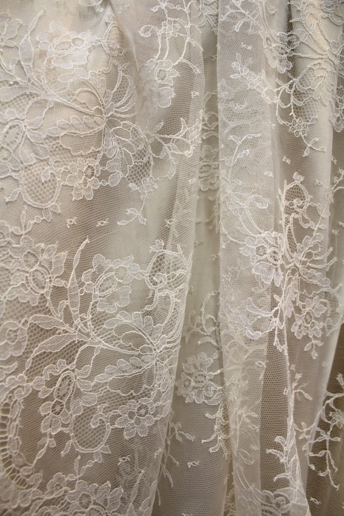 French Lace Ivory - Image 5