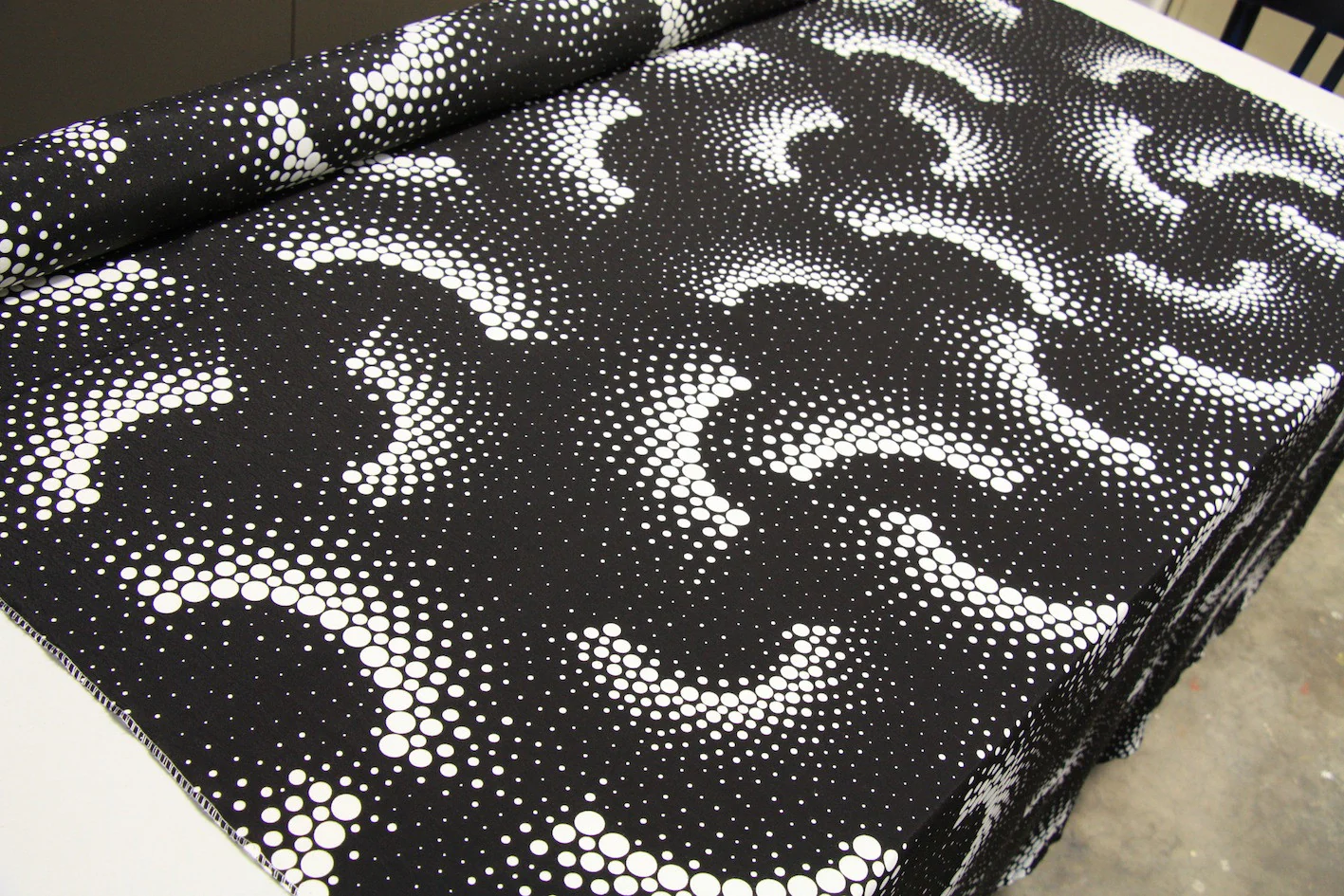 Galaxy Spot Crepe - Image 4