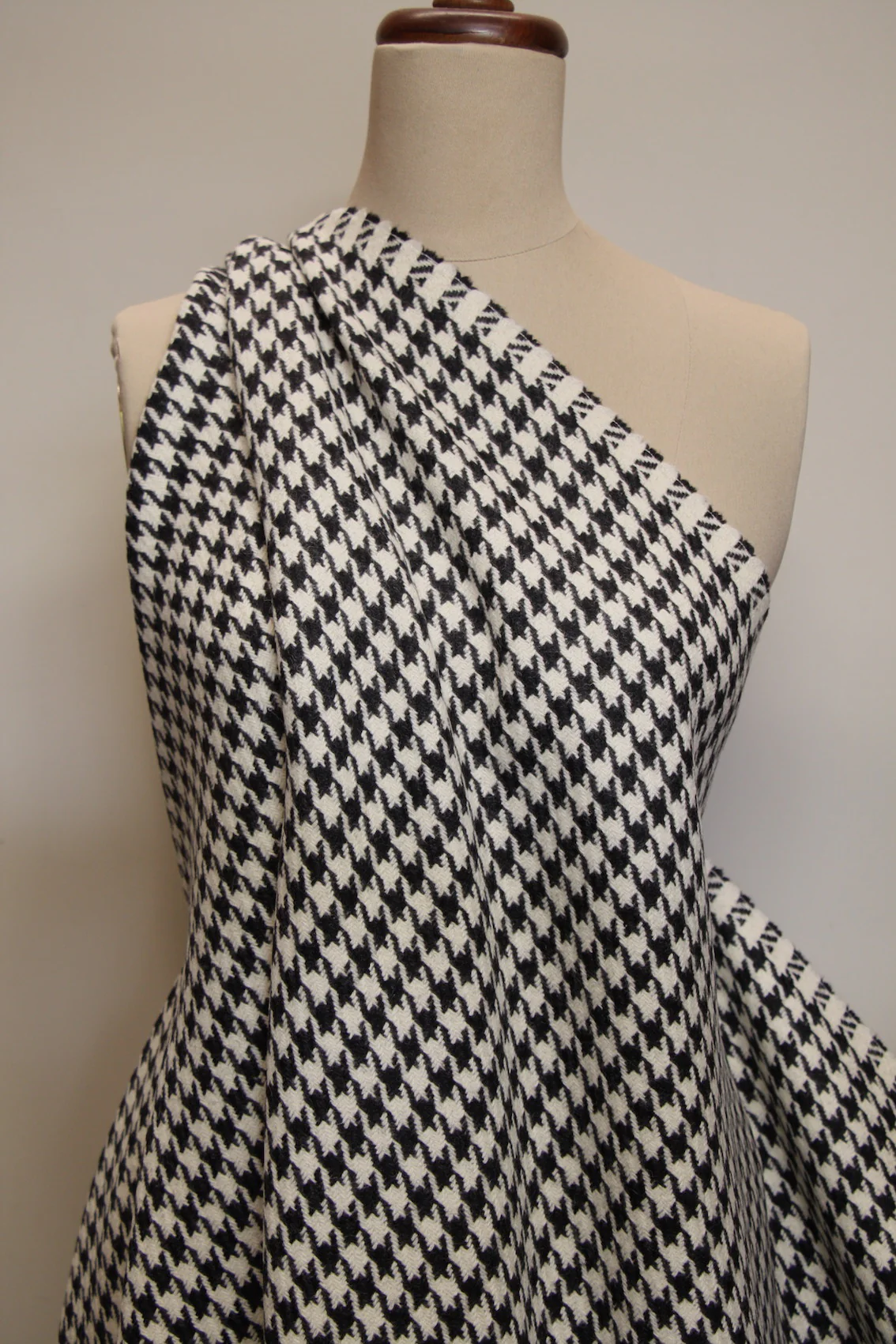 Giant Houndstooth - Image 5