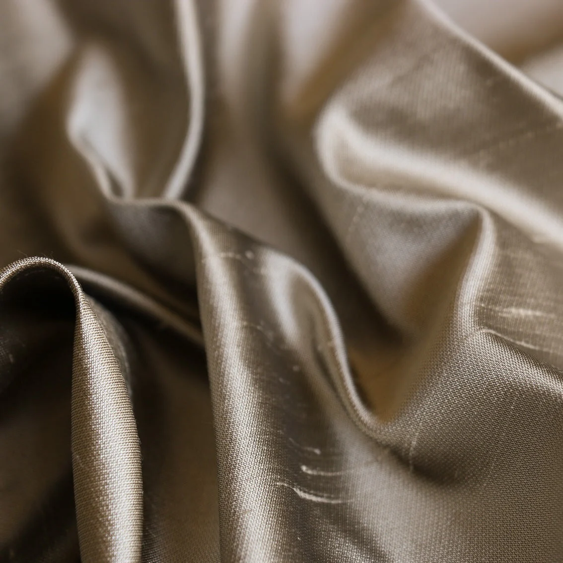 Gilt Silk Shantung - Image 2