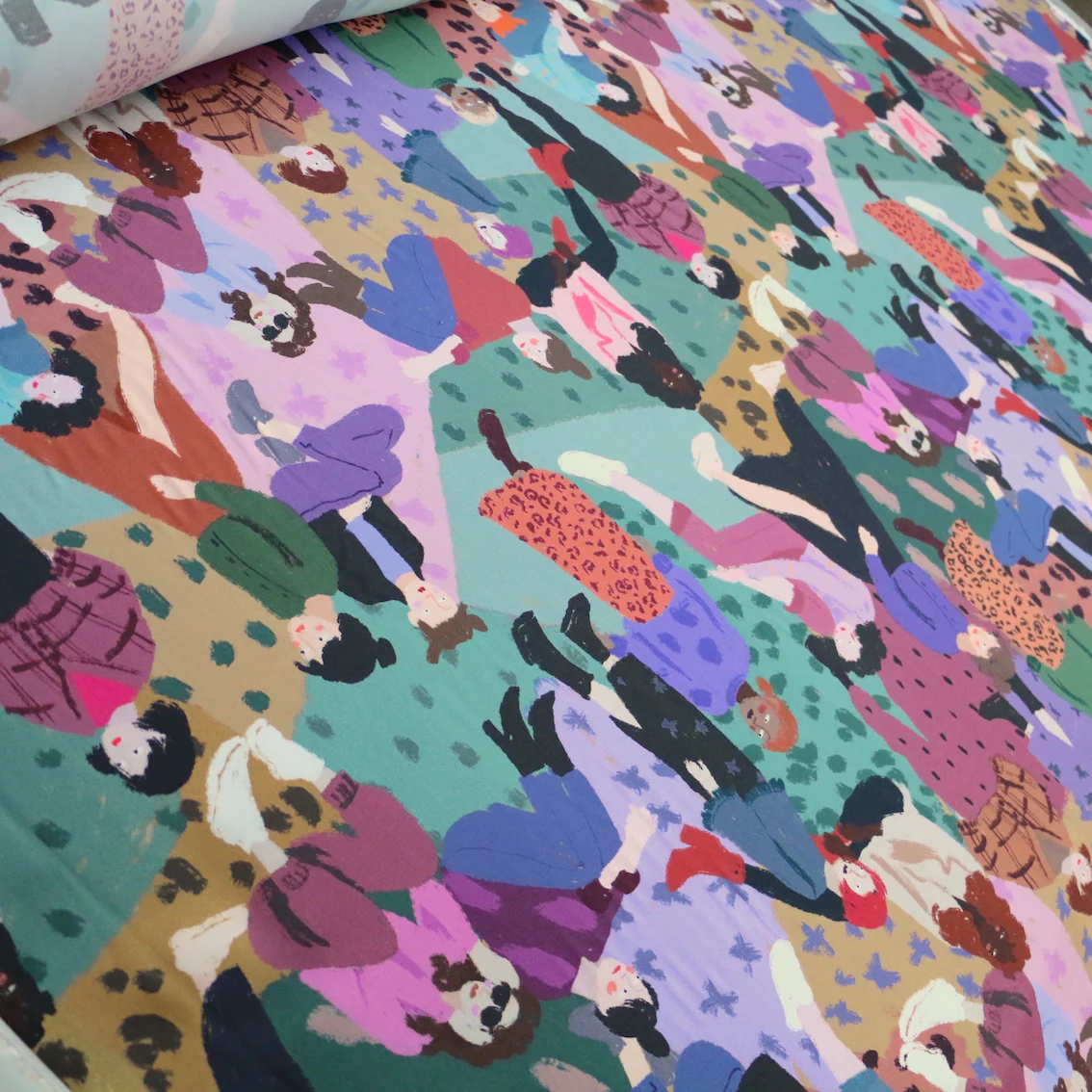 Girl Talk Viscose Twill Sateen - Image 4