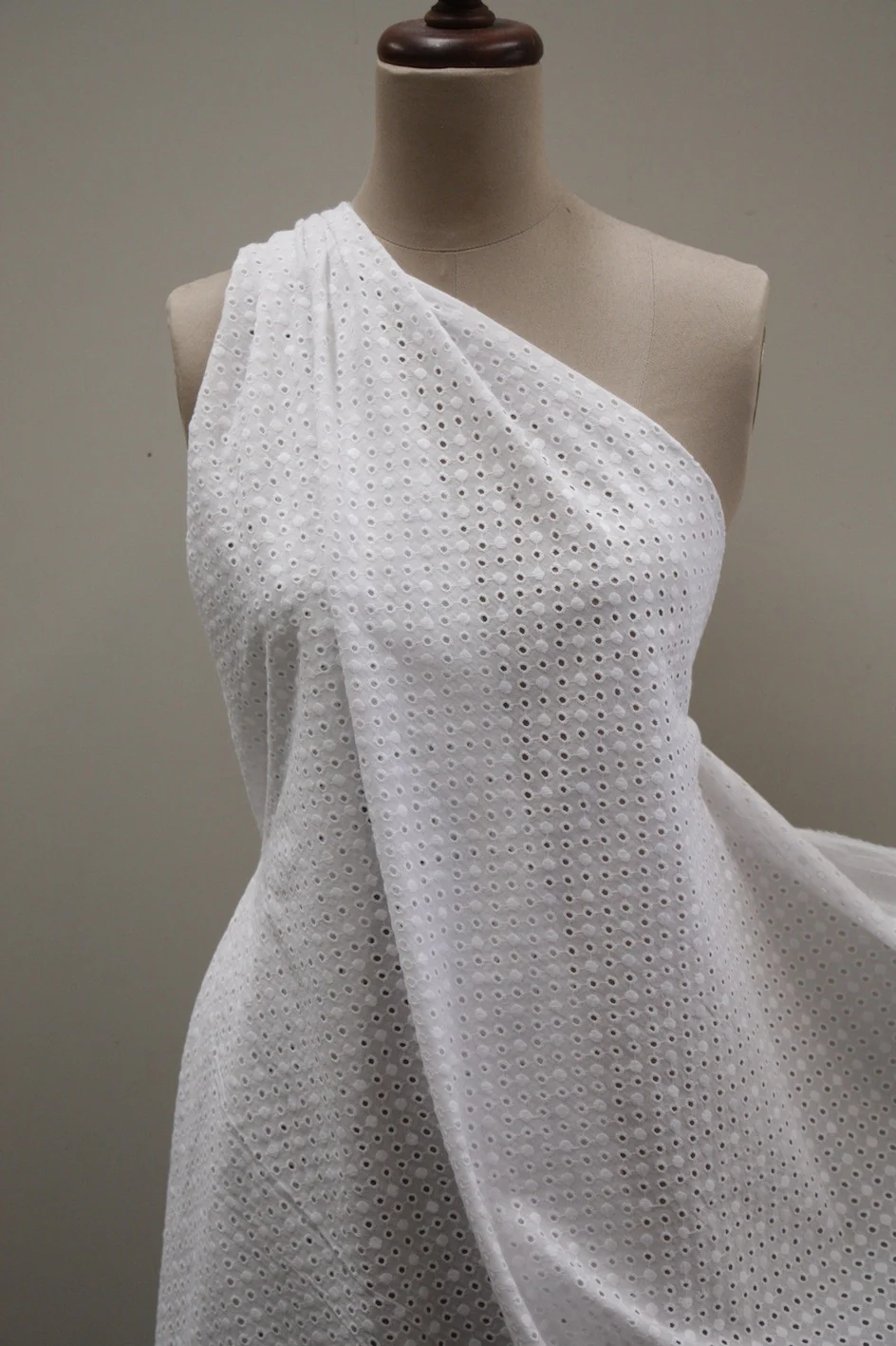 Going Dotty Broderie Anglaise - Image 5