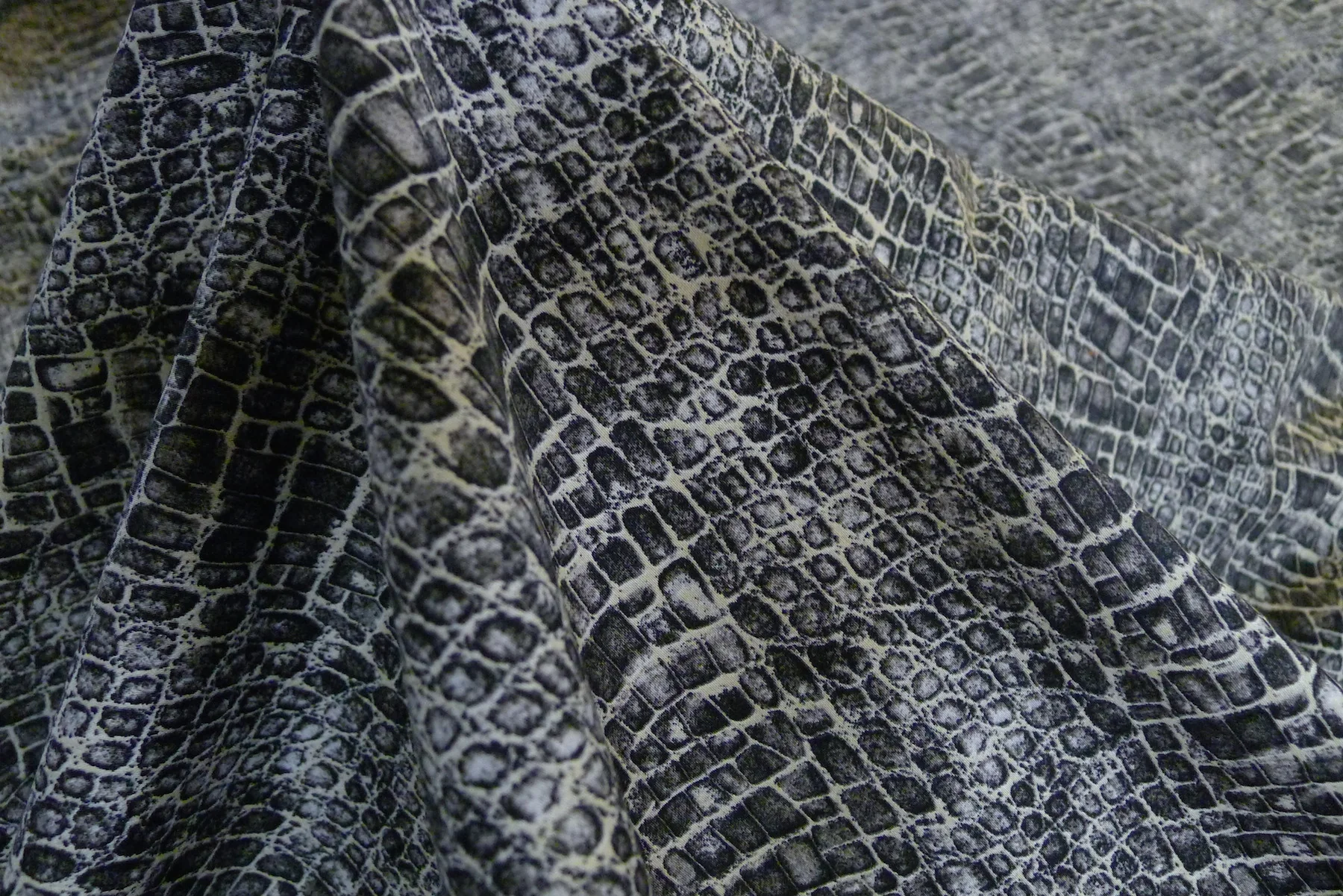 Graphite & Chalk Snake - Image 5