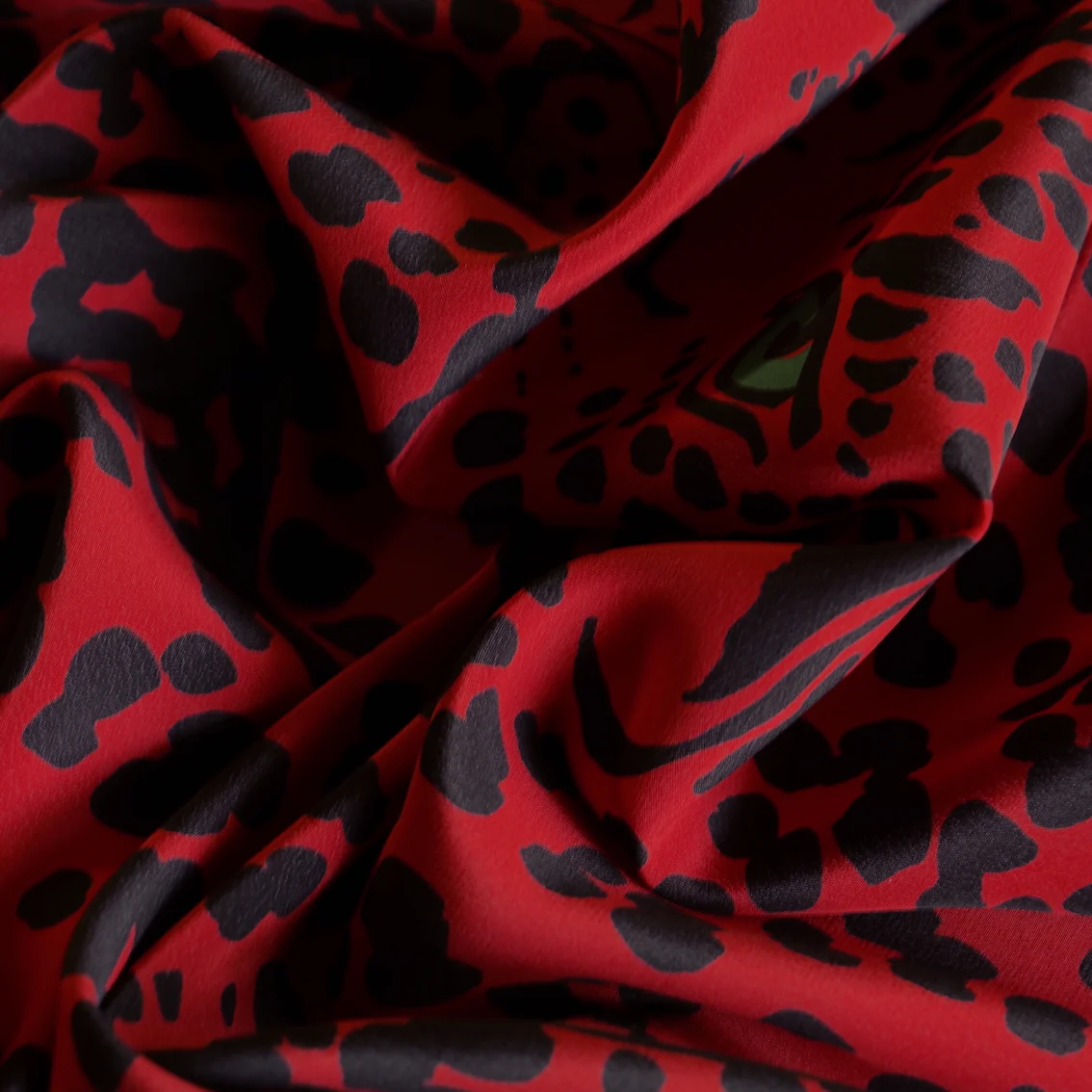 Green Eyes On Red - Silk Crepe De Chine - Image 2