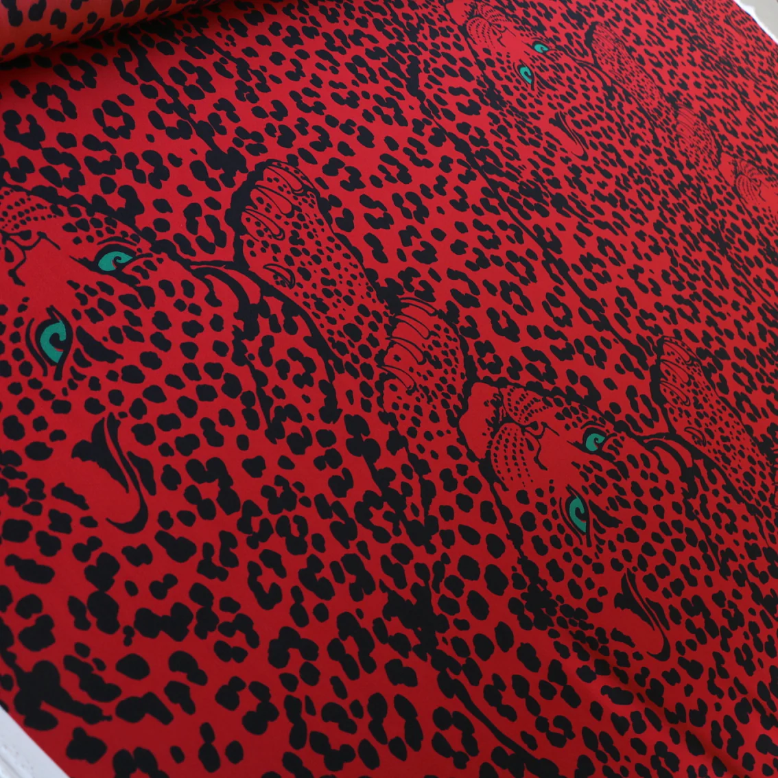Green Eyes On Red - Silk Crepe De Chine - Image 4