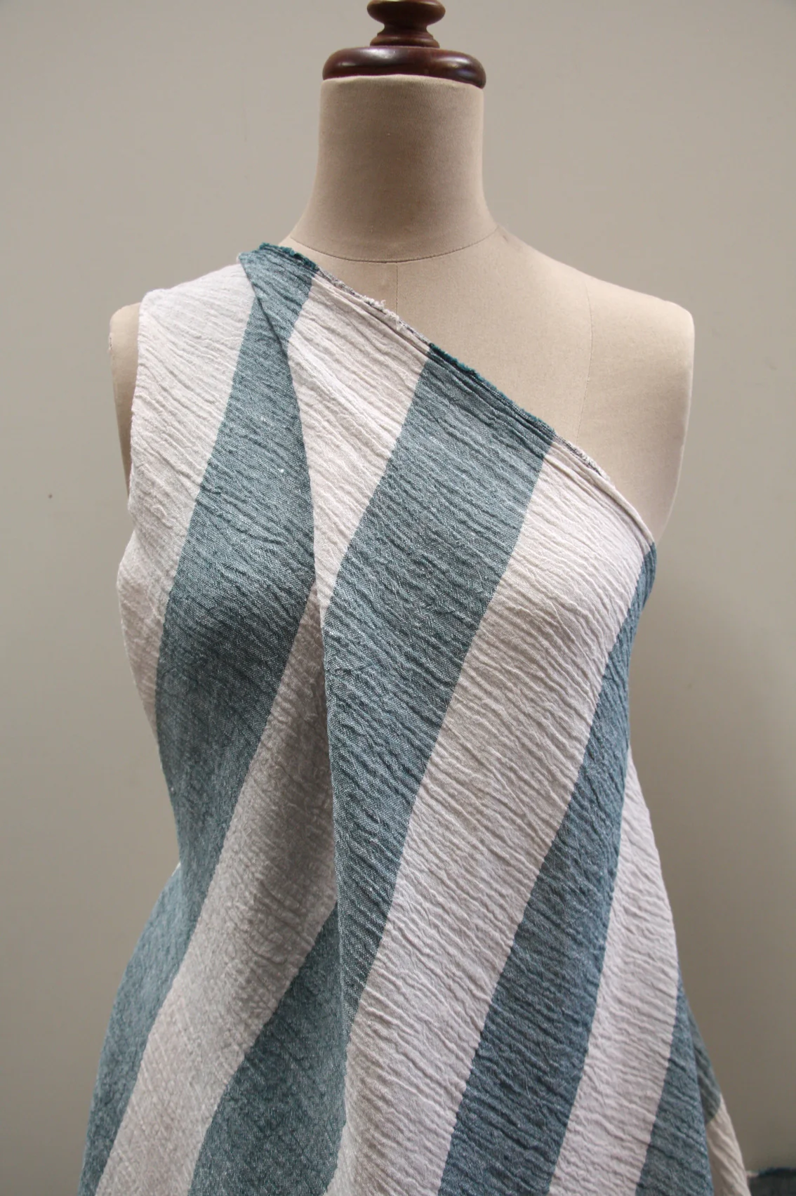 Green On Beige - Image 5
