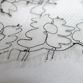 Noir/Greige Lace Trim - Image 4