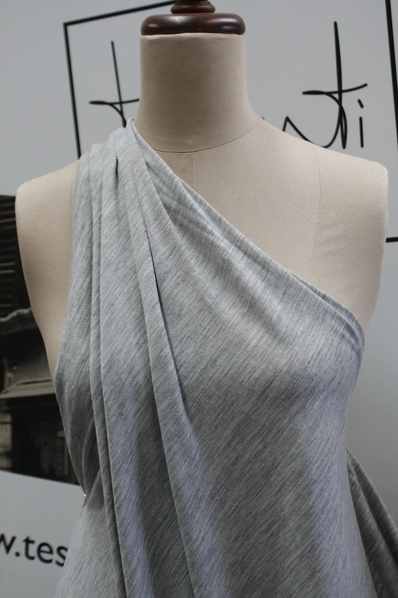 Grey Streamer - Image 4