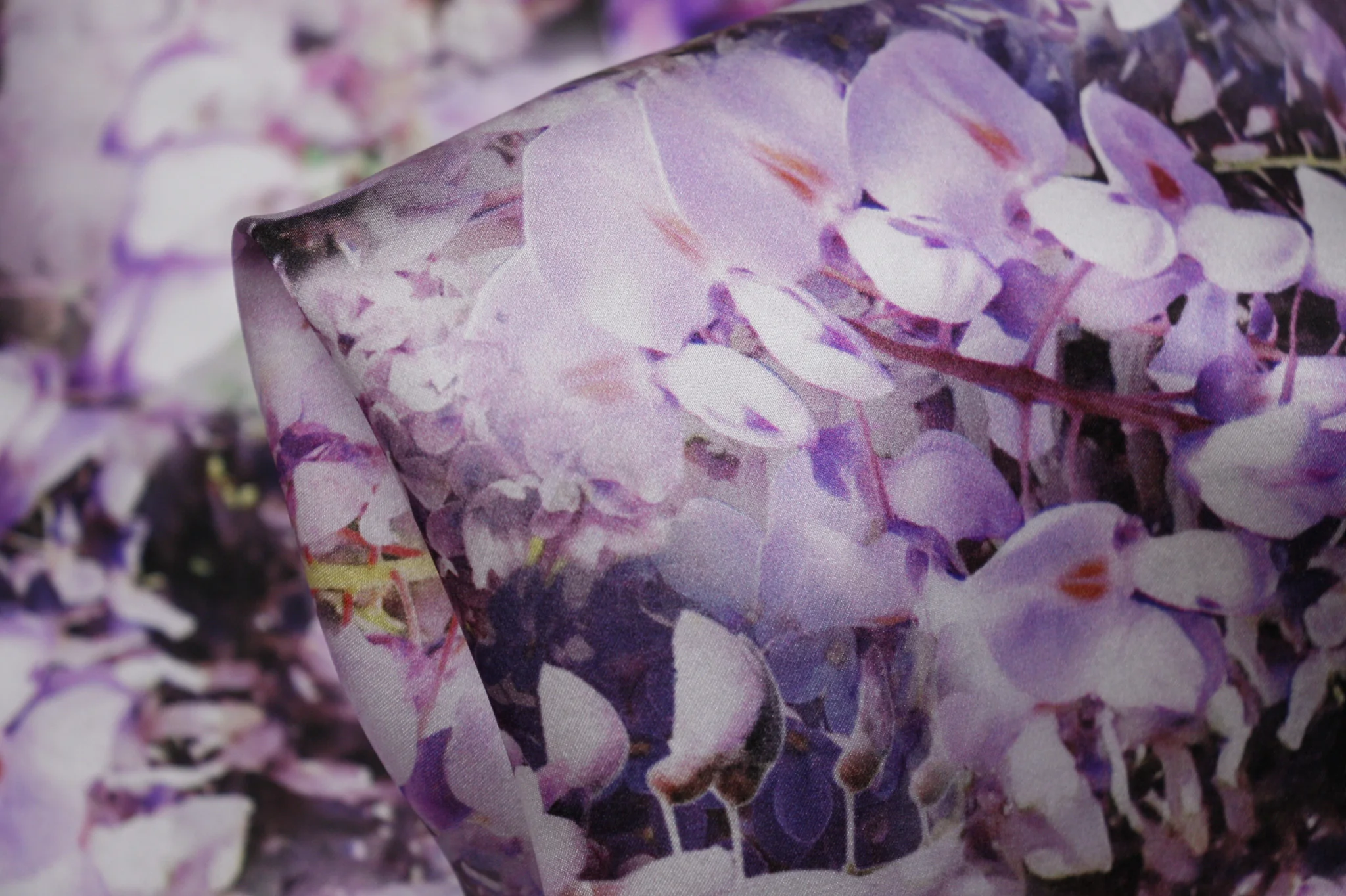 Hanging Wisteria White - Satin