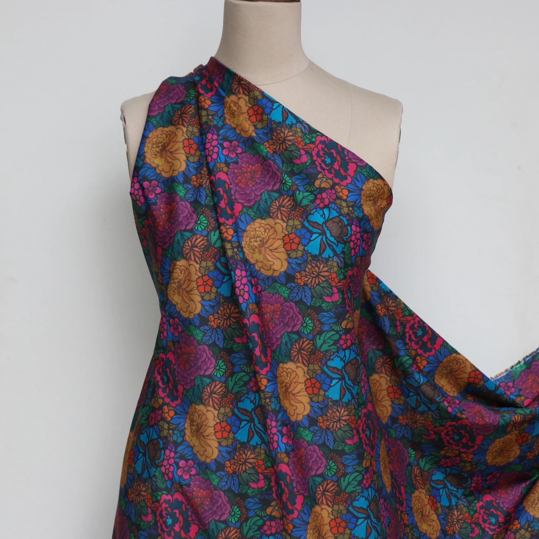 Heritage Garden Magenta/Multi - Liberty Tana Lawn™ - Image 5