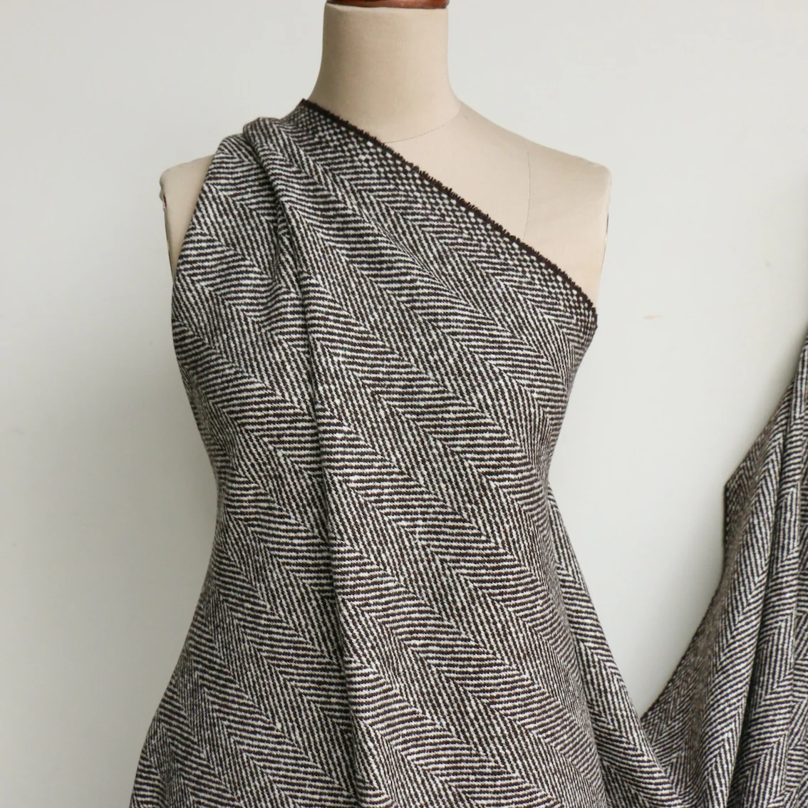 Herringbone Lana Chocolate - Image 5