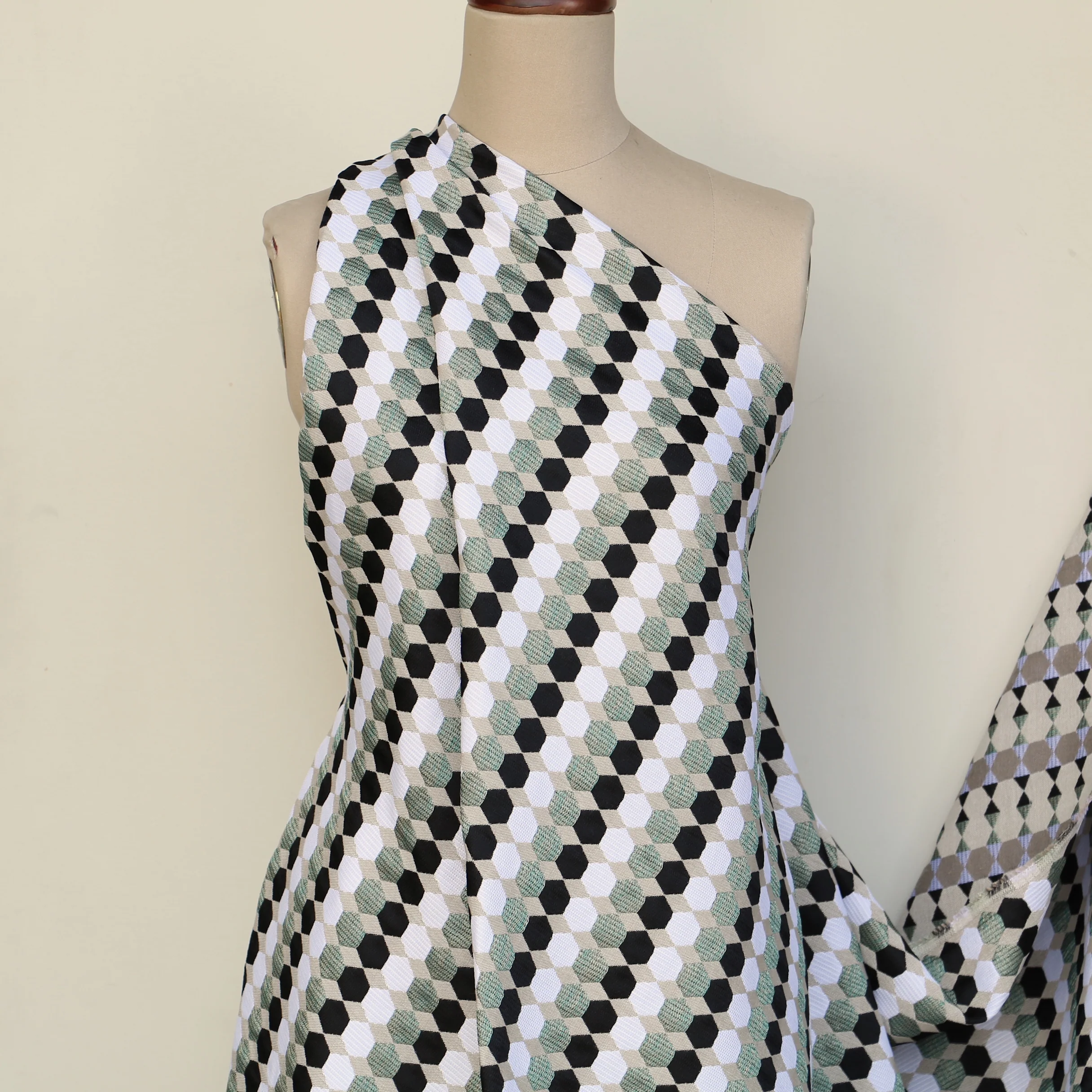 Hexagon Talk Jacquard - Image 4