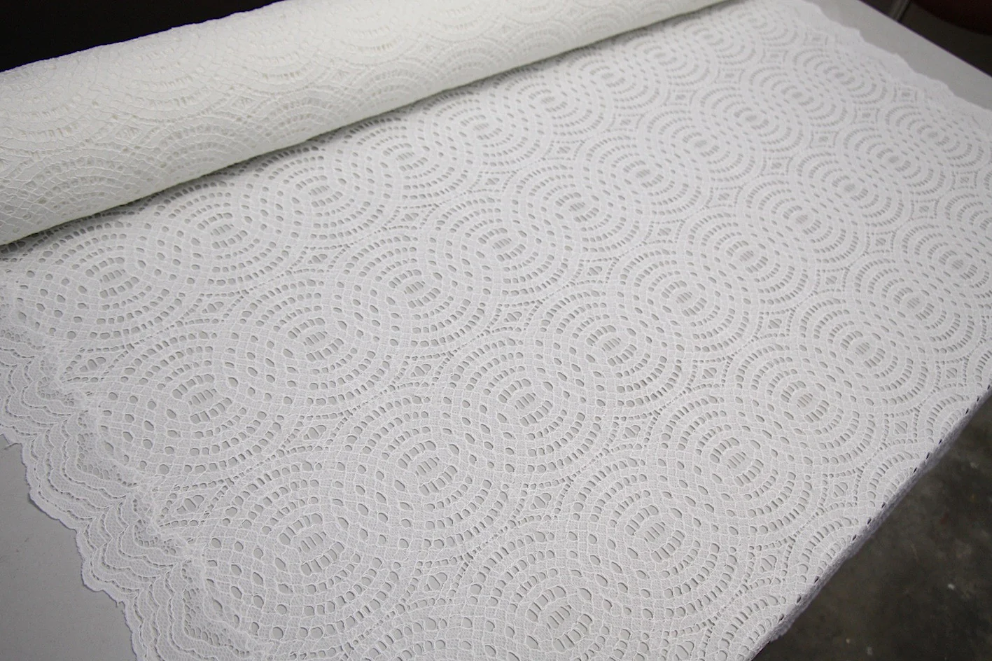 I Row - Lace - Image 4