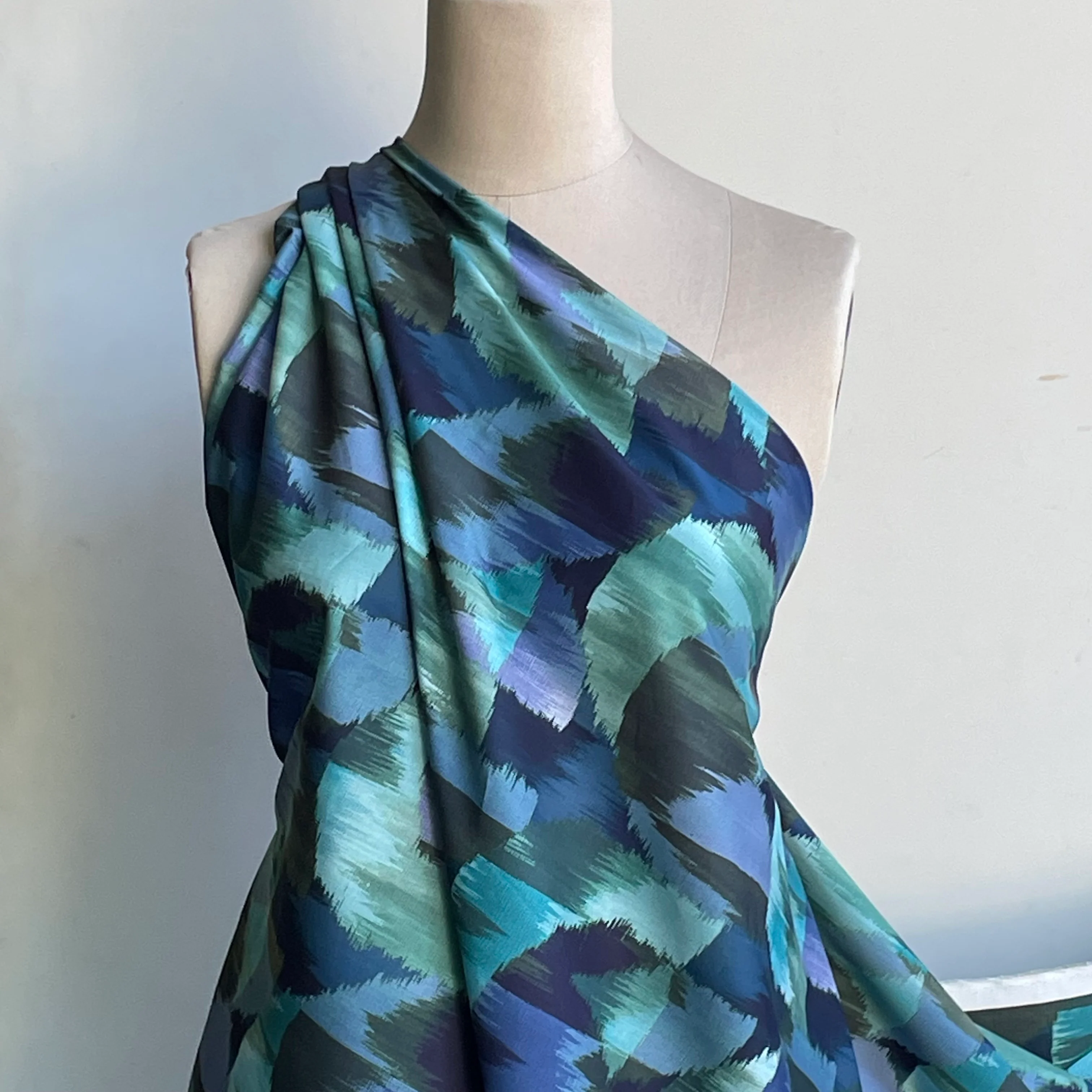 Ikat Tulip - Liberty Tana Lawn™ - Image 5