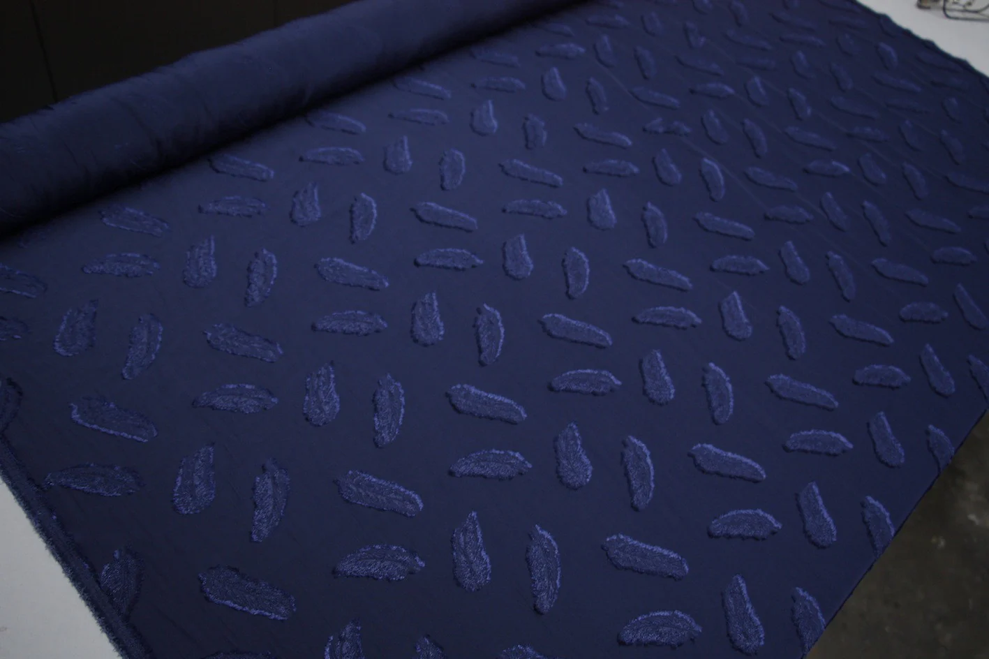 Indigo Feathers Jacquard - Image 3
