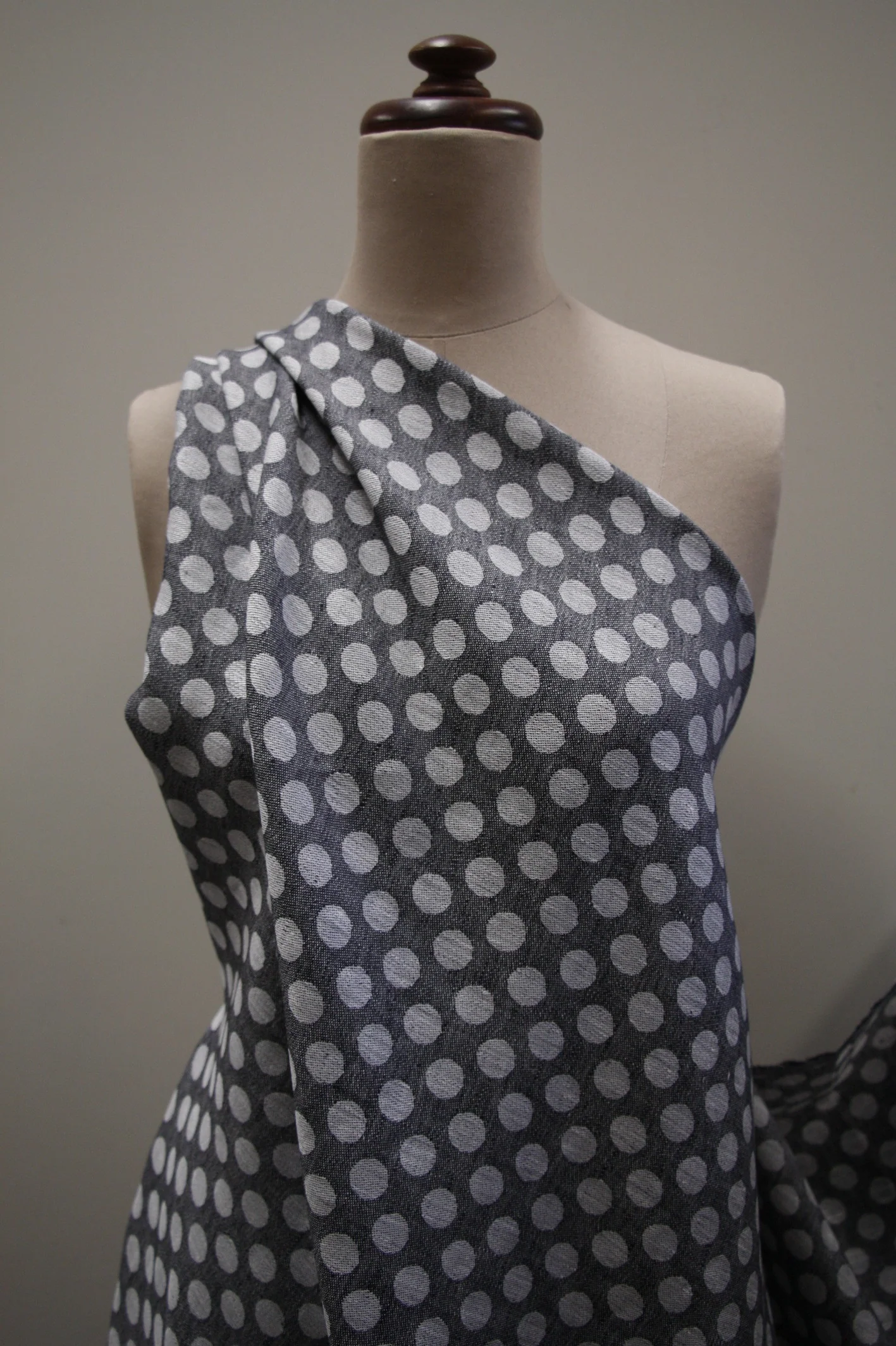 Indigo Lito Spot Linen - Image 5