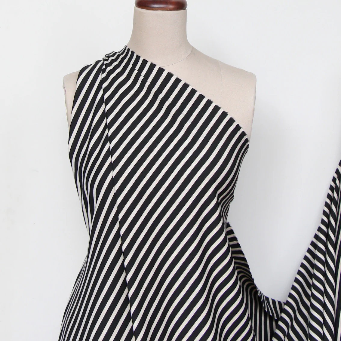 Issabell Stripe Ponti - Image 5