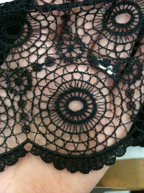 Ivory Guipure Lace - Circular Medallion - Image 10