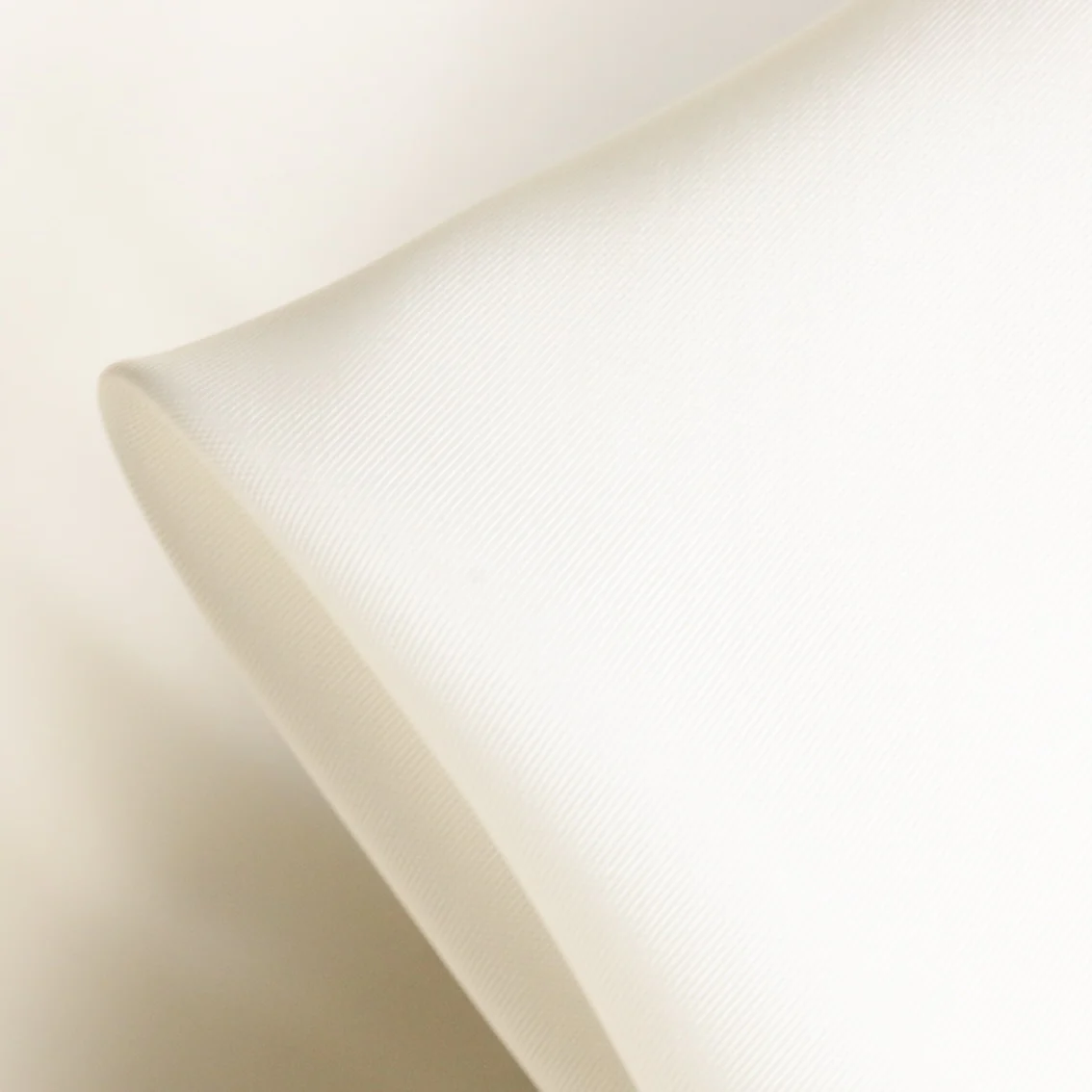 Ivory Rayon Lining (137cm wide)