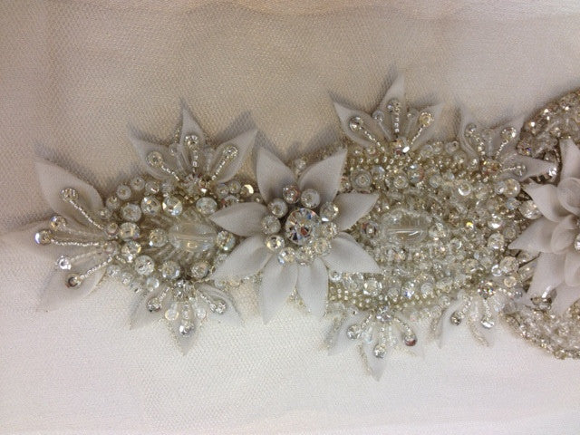 Ivory/Silver Diamante Motif - Image 4