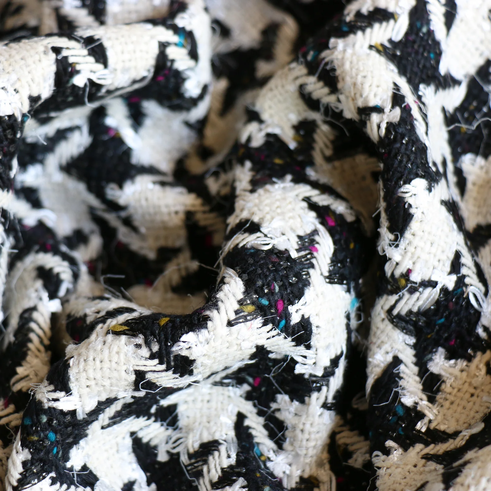 Jacobella Tweed - Image 2
