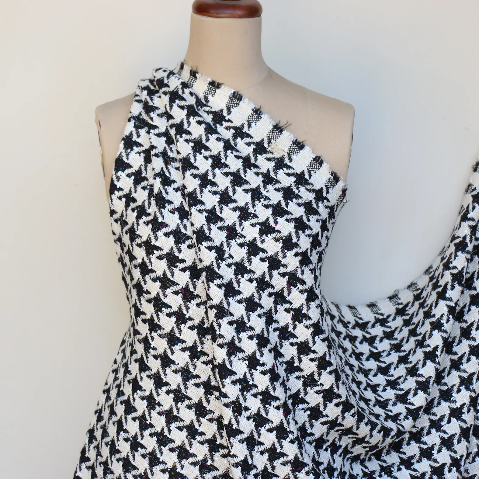 Jacobella Tweed - Image 5