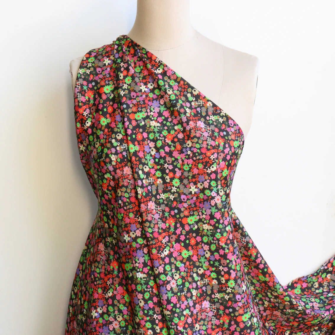 Joni's Field Viscose - Image 5