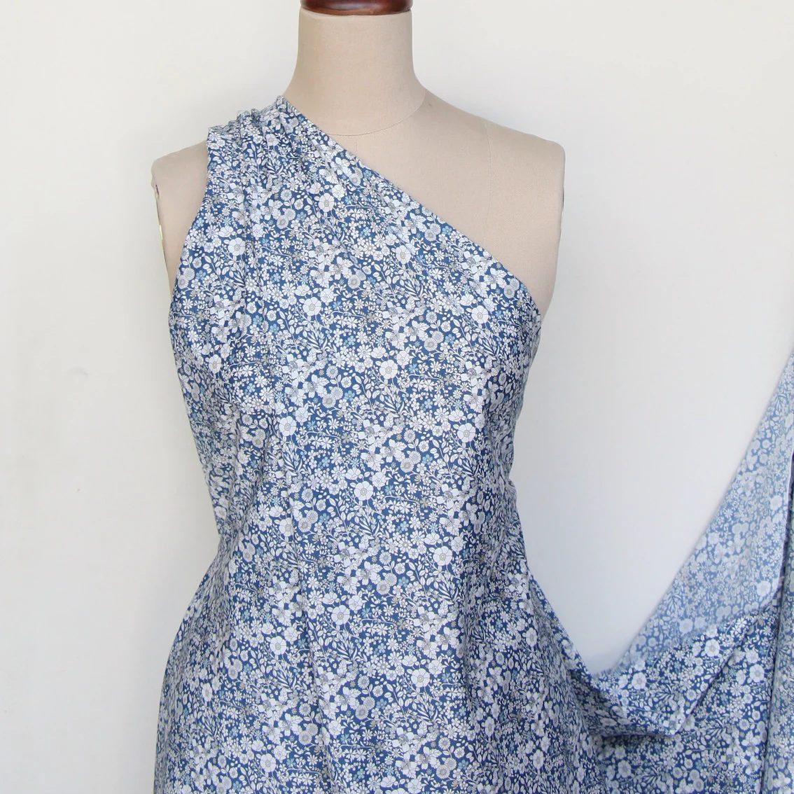 June's Meadow Blue - Liberty Tana Lawn™ - Image 6