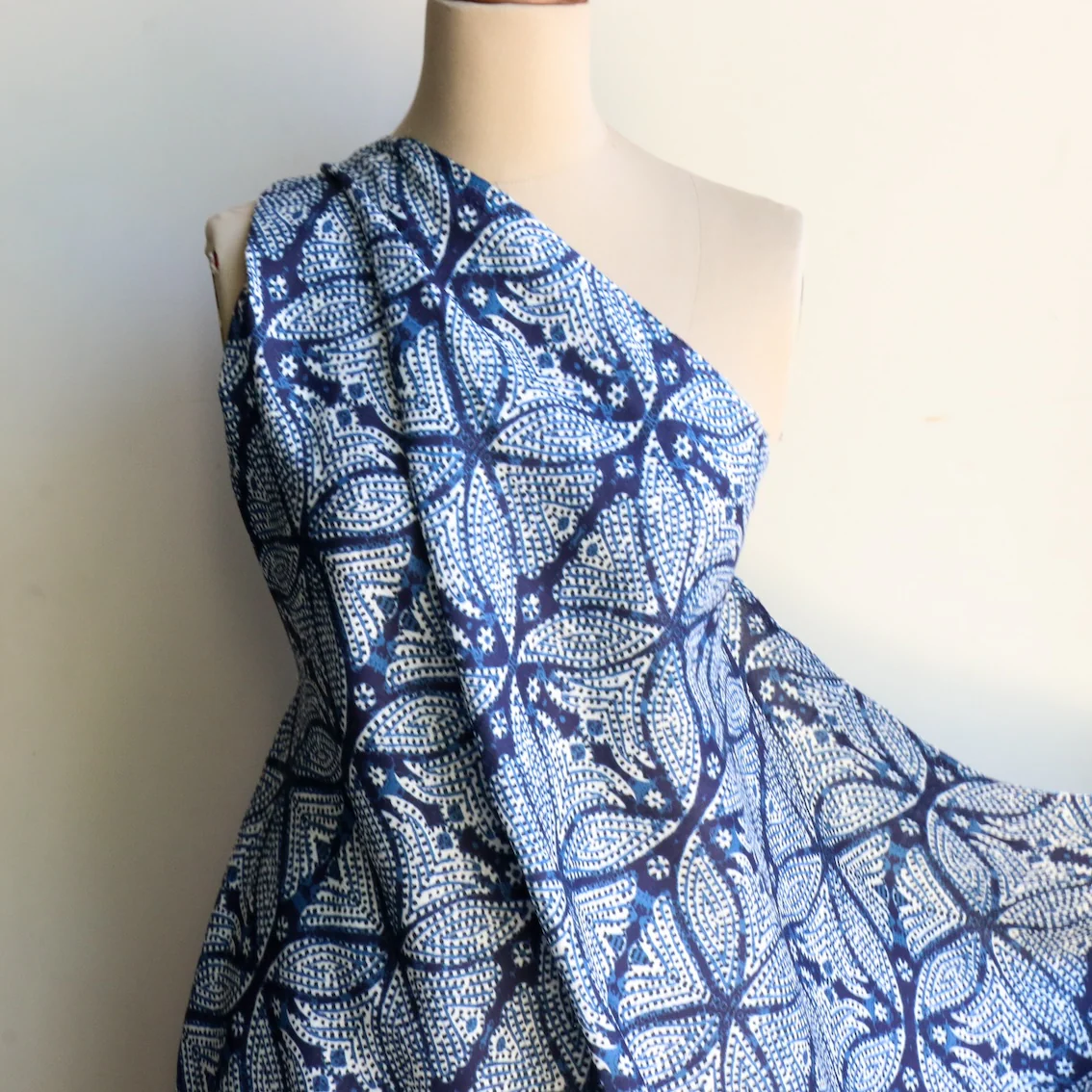 Kaleidoscope Blue Printed Linen - Image 5