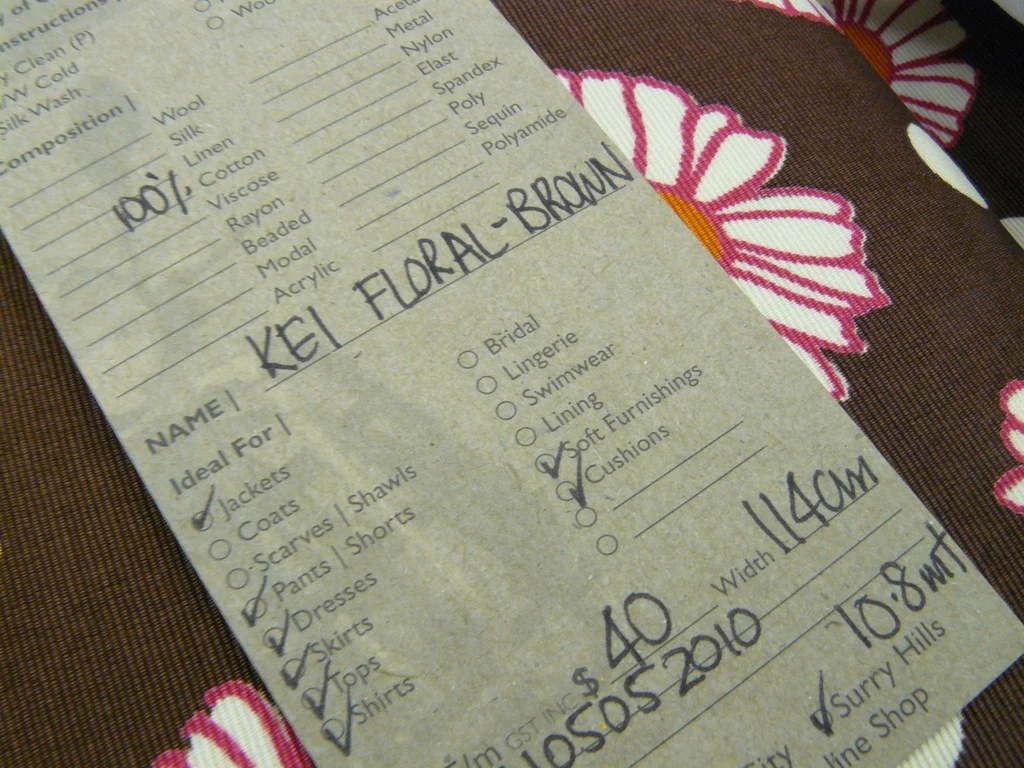 Kei Floral - Brown - Image 5