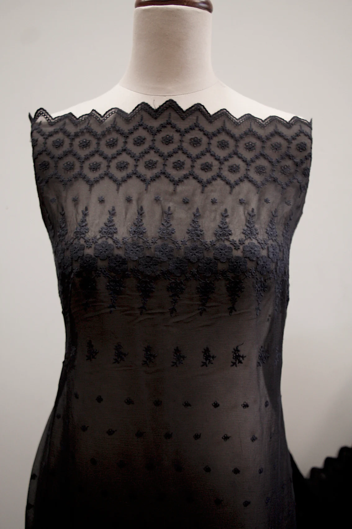 Kiss Me - Embroidered Silk Georgette - Image 5
