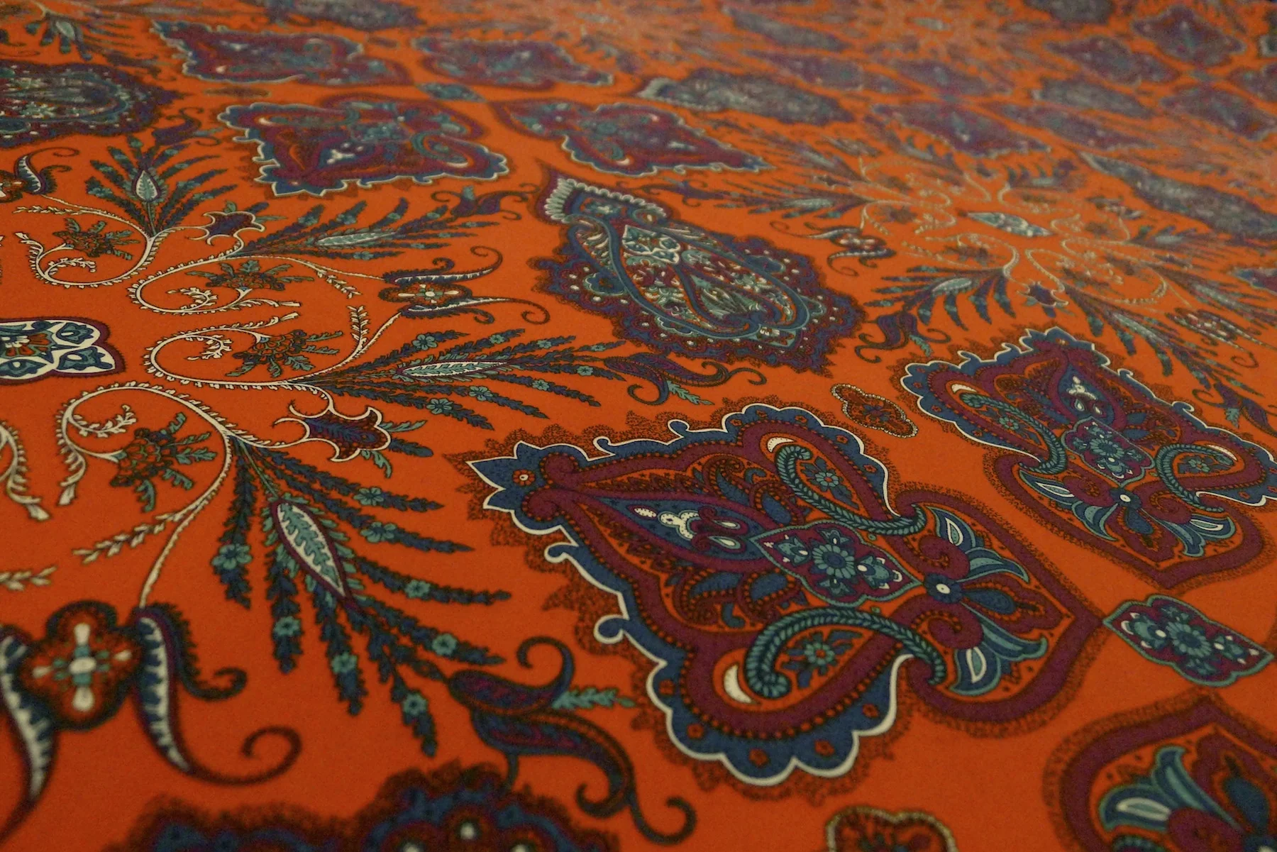 Lady Paisley Red - Image 2