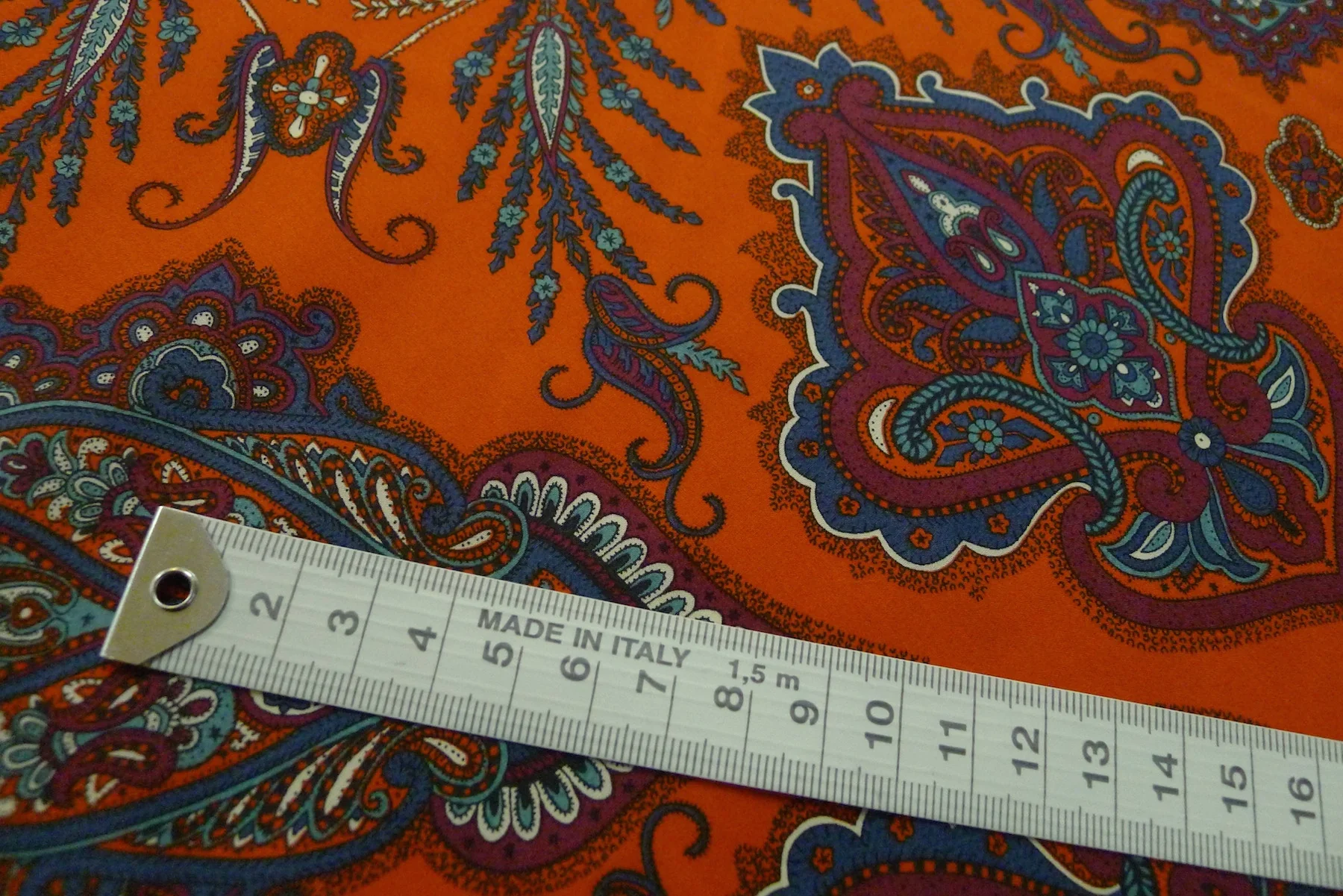 Lady Paisley Red - Image 3