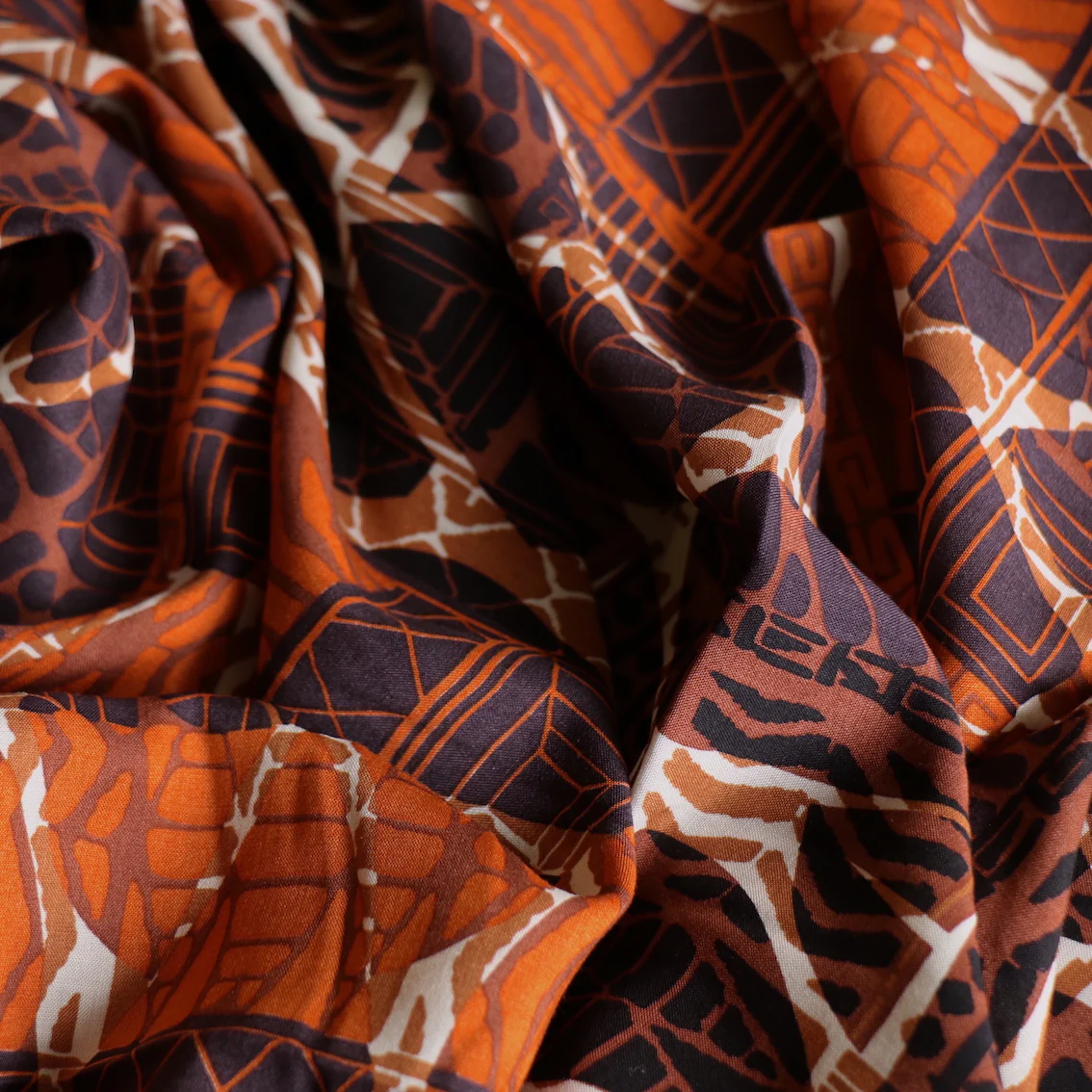 Last Chance of Dancing Girl Viscose - Image 2