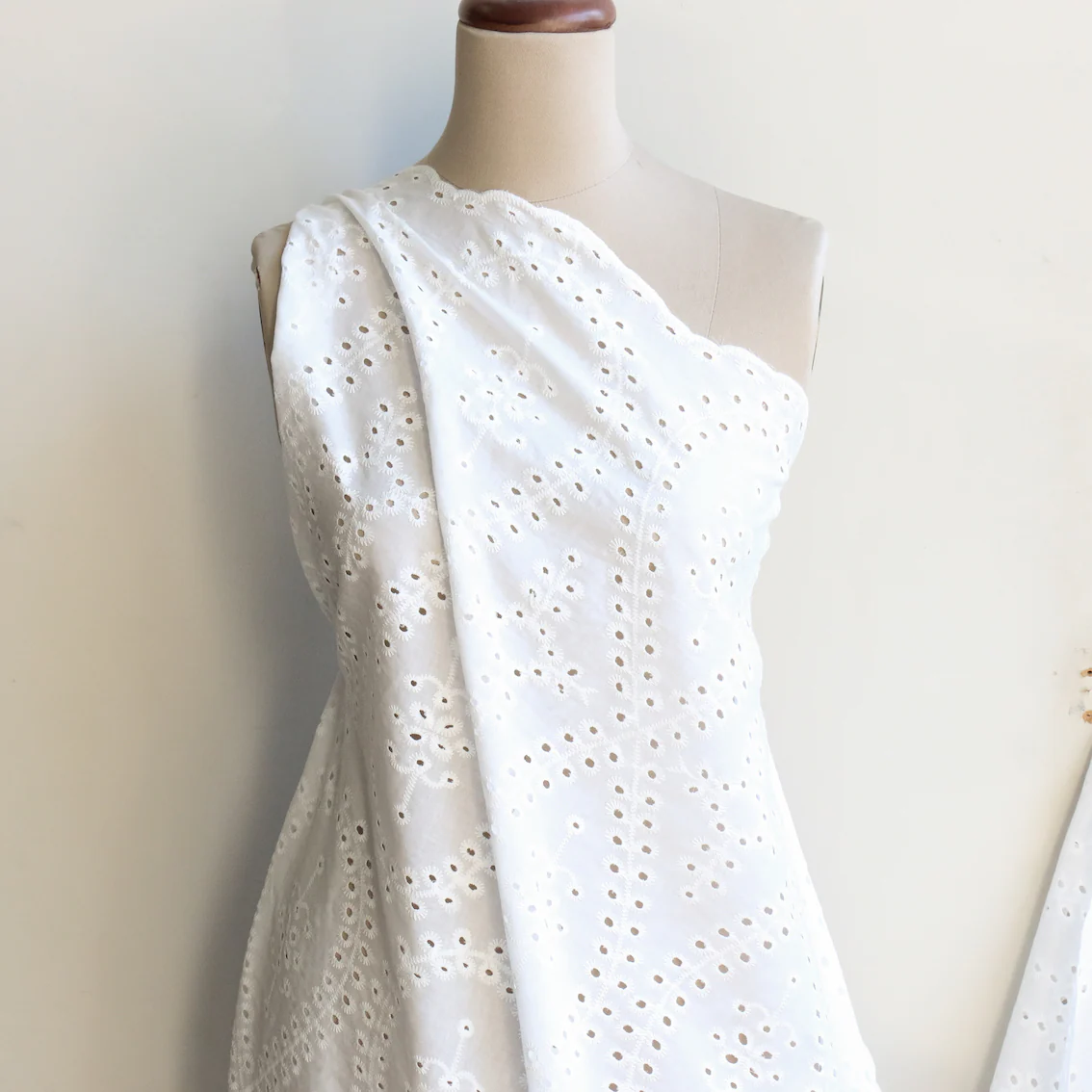 Laura Bianco Broderie Anglaise - Image 6