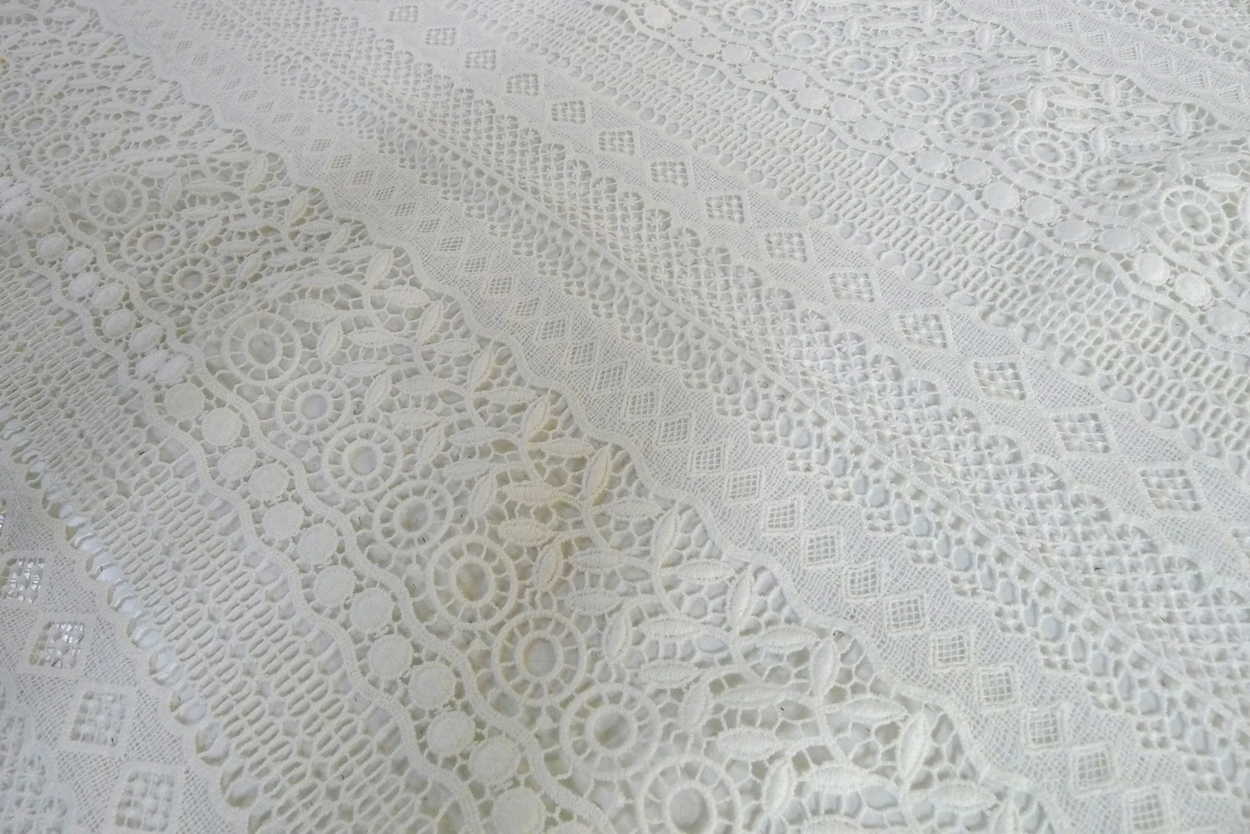Lavern Cotton Guipure Lace - Image 3
