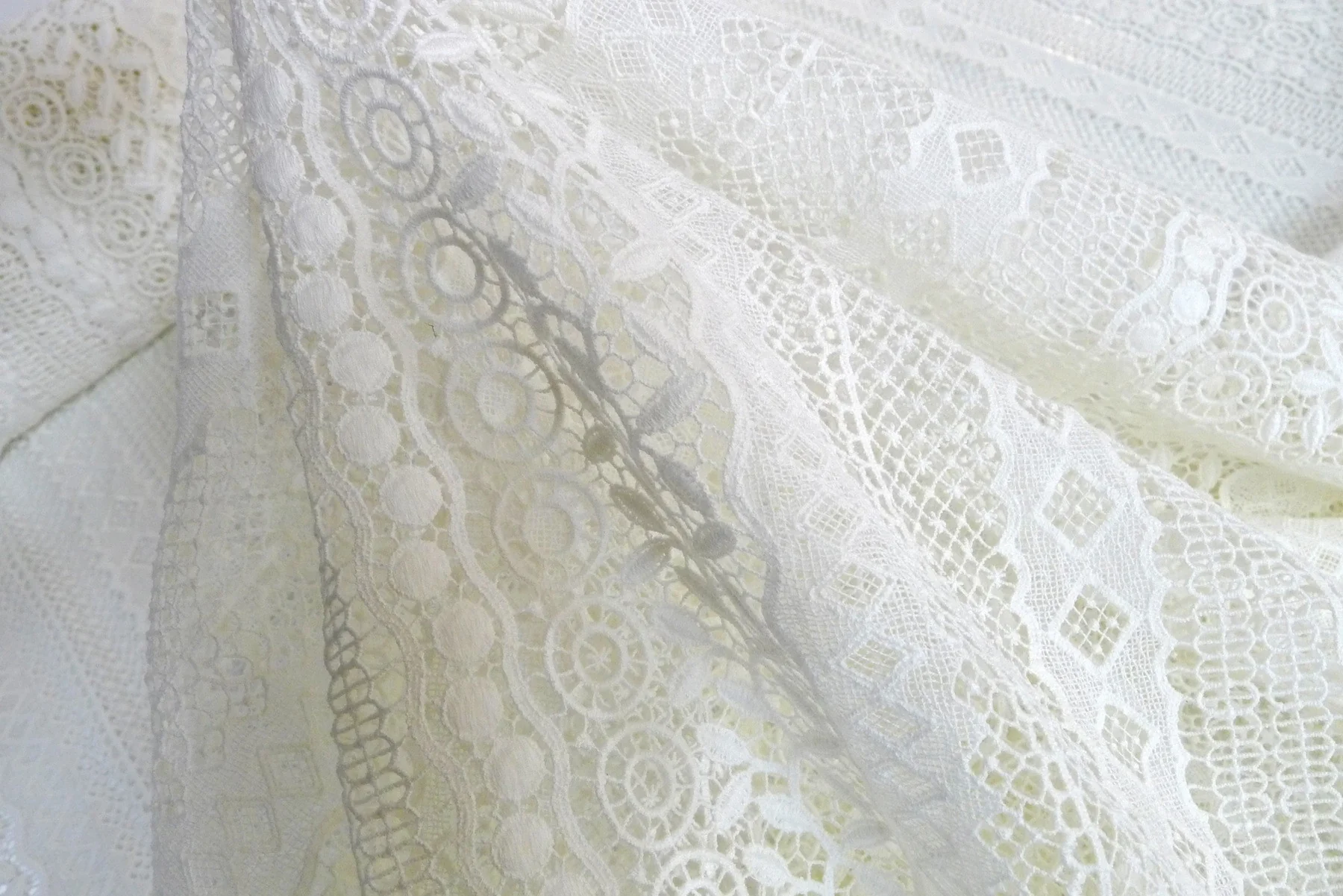 Lavern Cotton Guipure Lace - Image 4