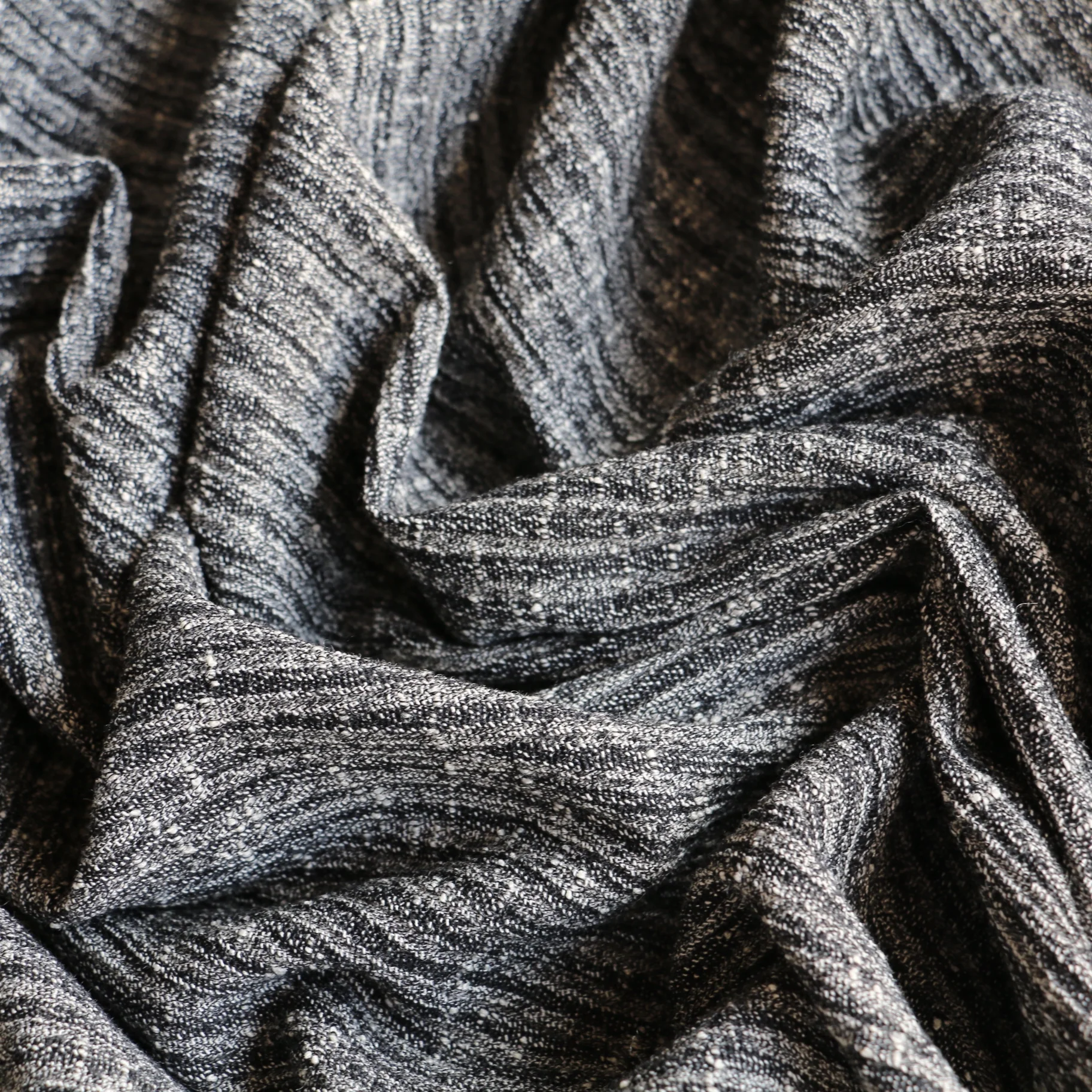 Layered Carbone - Image 2