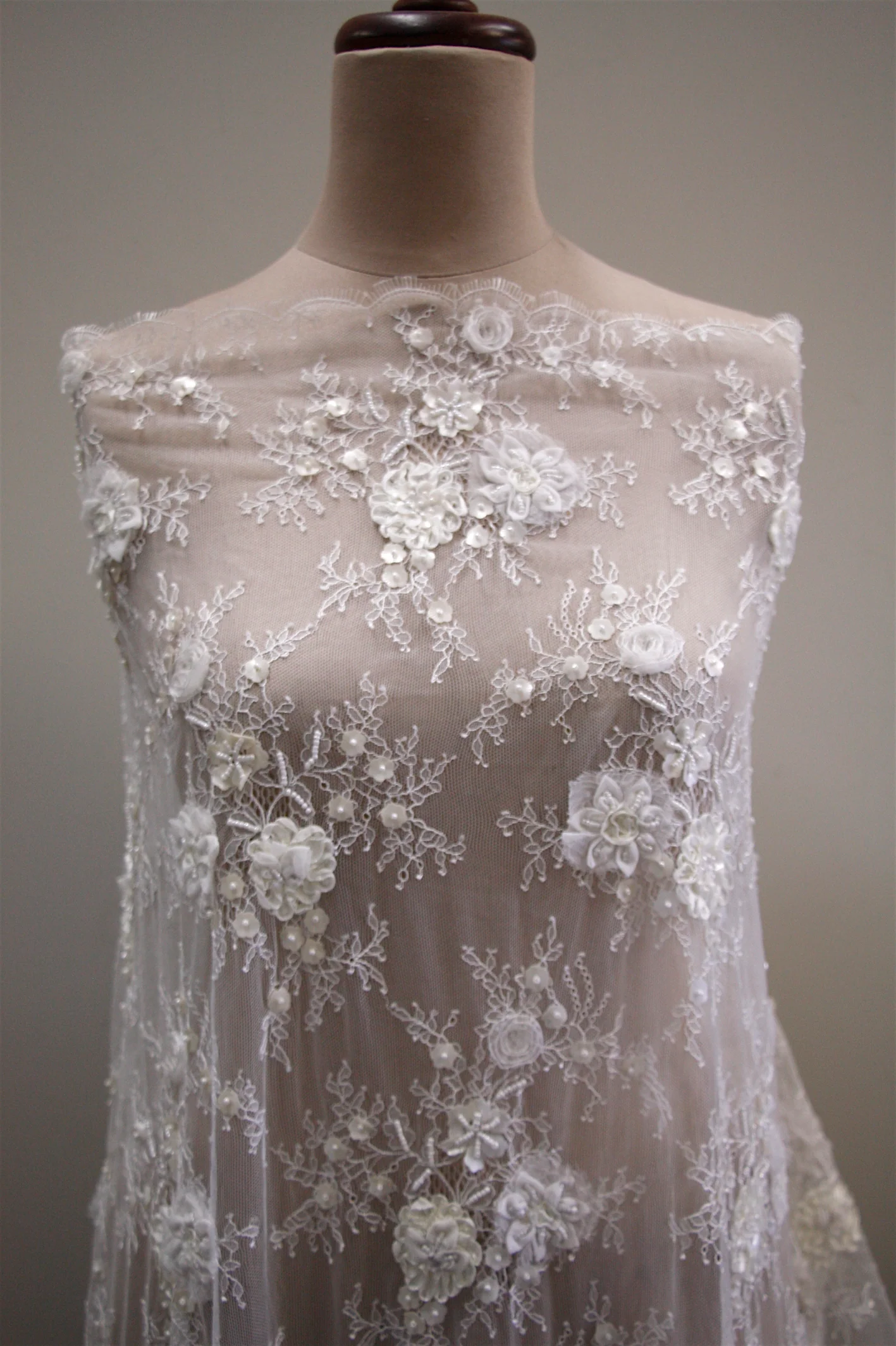 Le Mermaid Ivory - Beaded Lace - Image 5