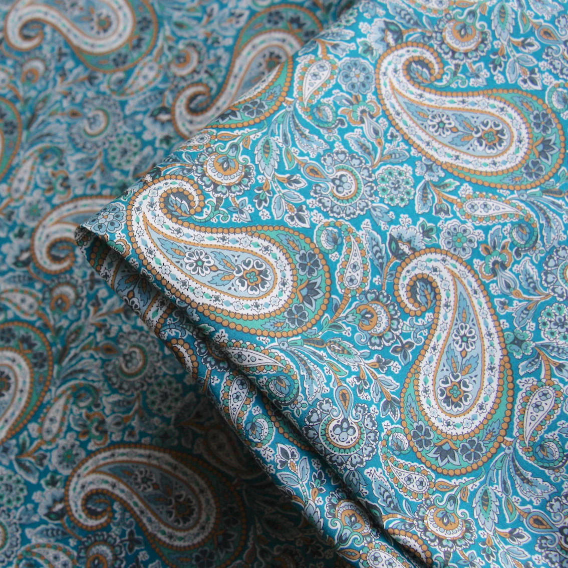 Lee Manor Aqua  - Liberty Tana Lawn™
