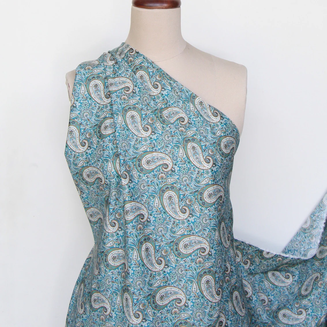 Lee Manor Aqua  - Liberty Tana Lawn™ - Image 5