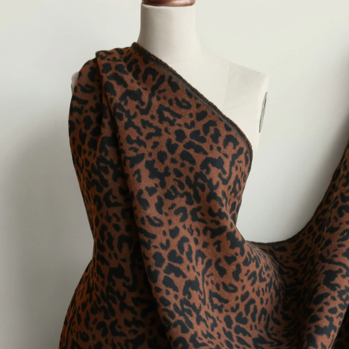 Leopardo Tan/Black Coating - Image 5
