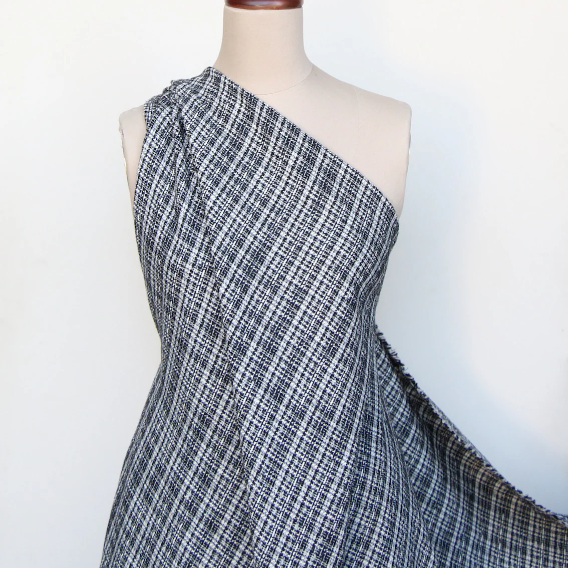 Licorice Weaver - Image 5