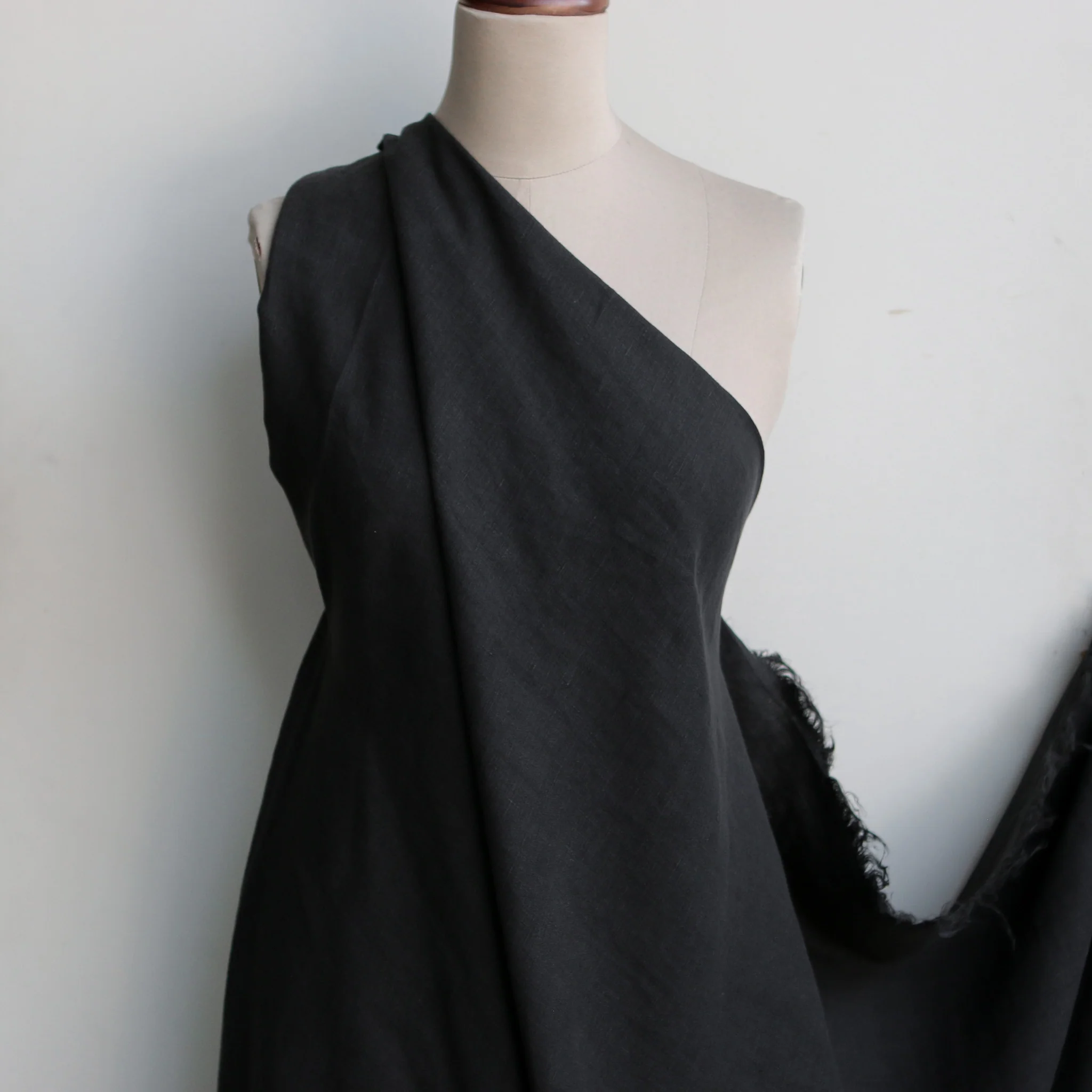 Lido Black Stonewashed Linen - Image 3